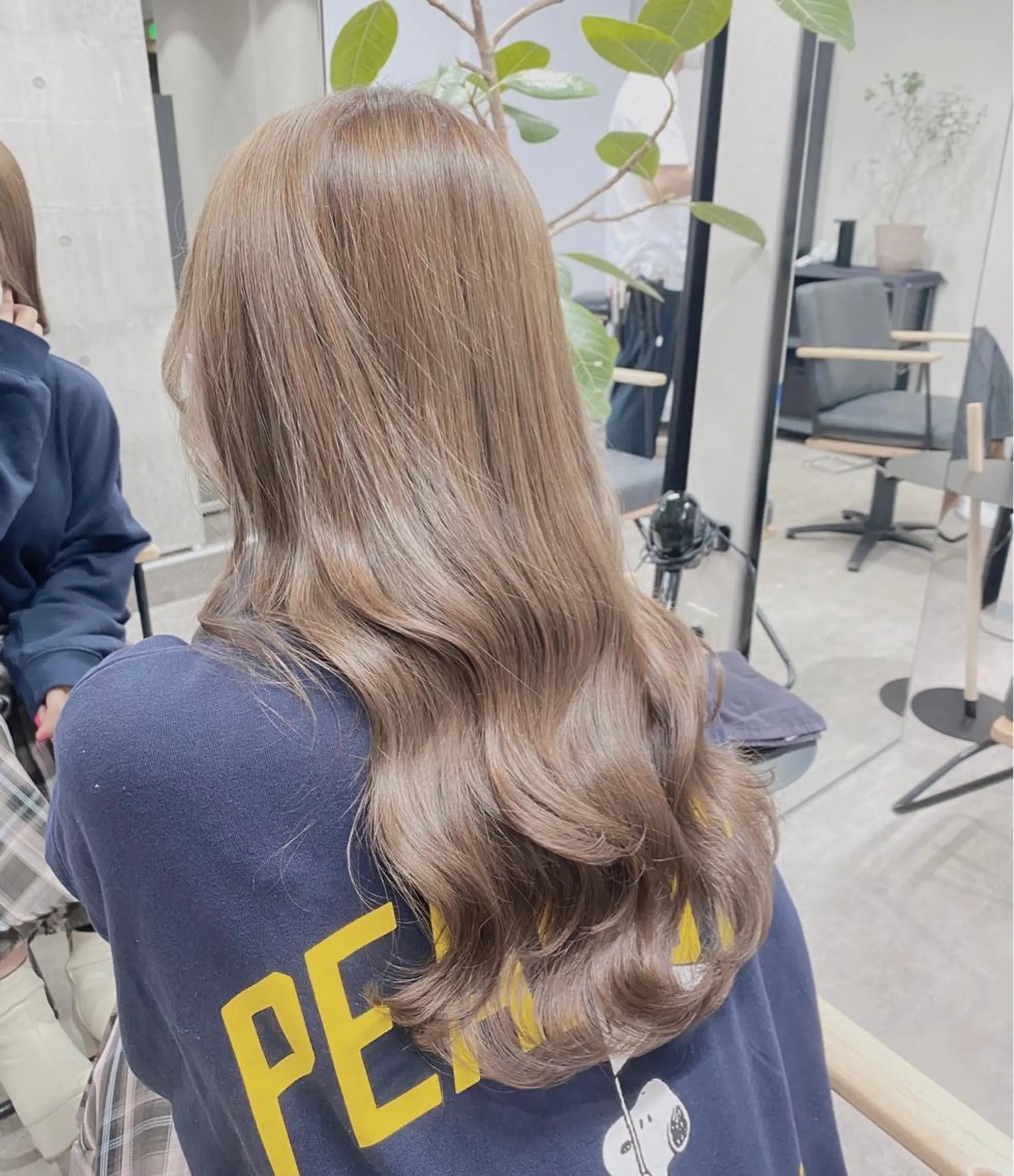 ロング カラー ブリーチ ヘアカラー 暖色カラー✨代表しげ オグジュアリーのヘアスタイル