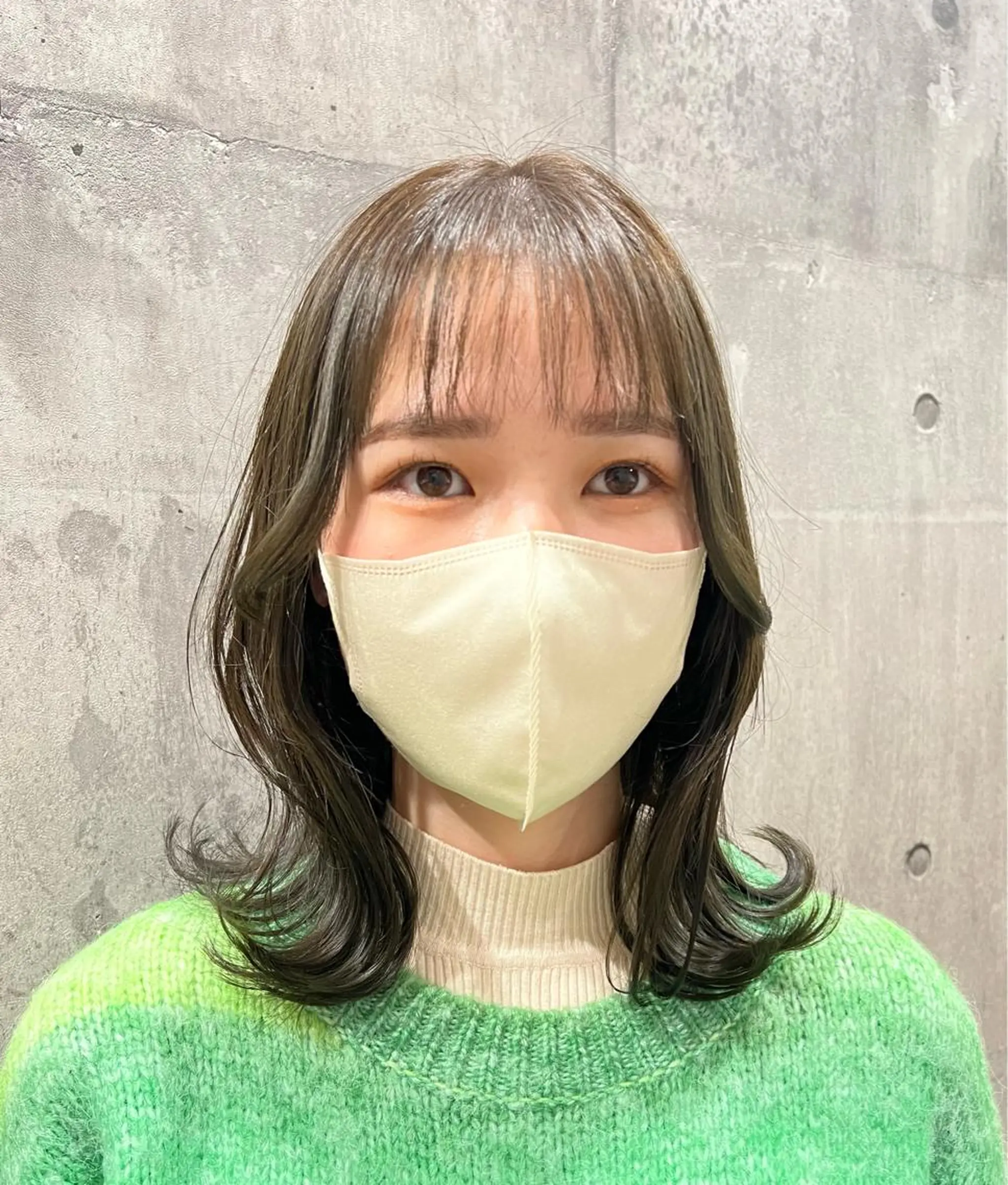 ミディアム カラー 透明感カラー グレージュ オリーブグレージュ オリーブグレー ✨レイヤー/透明感 /豊嶋里緒✨のヘアスタイル