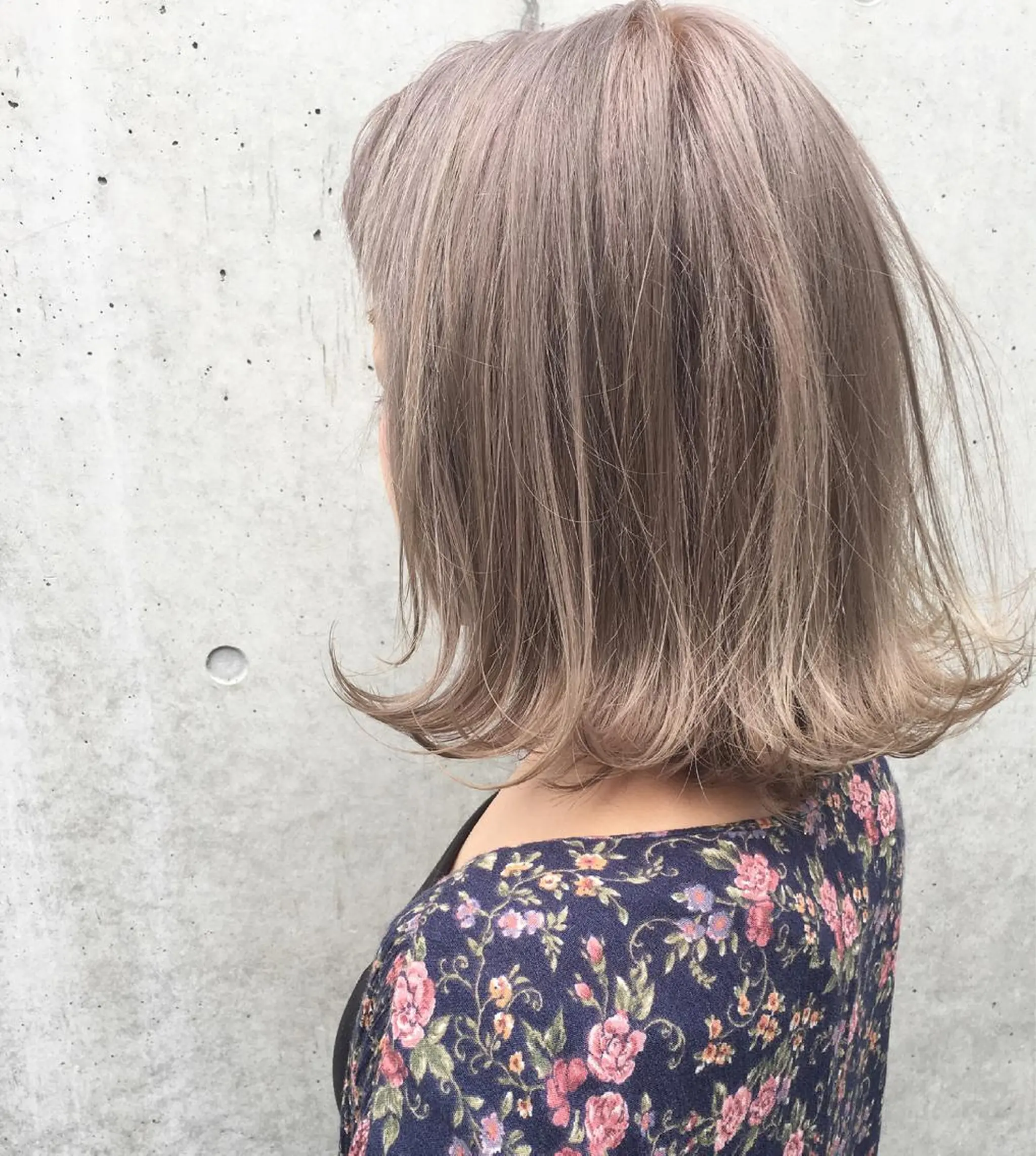 ミディアム 外国人風カラー 外ハネヘア Lano [ラノ]のヘアスタイル