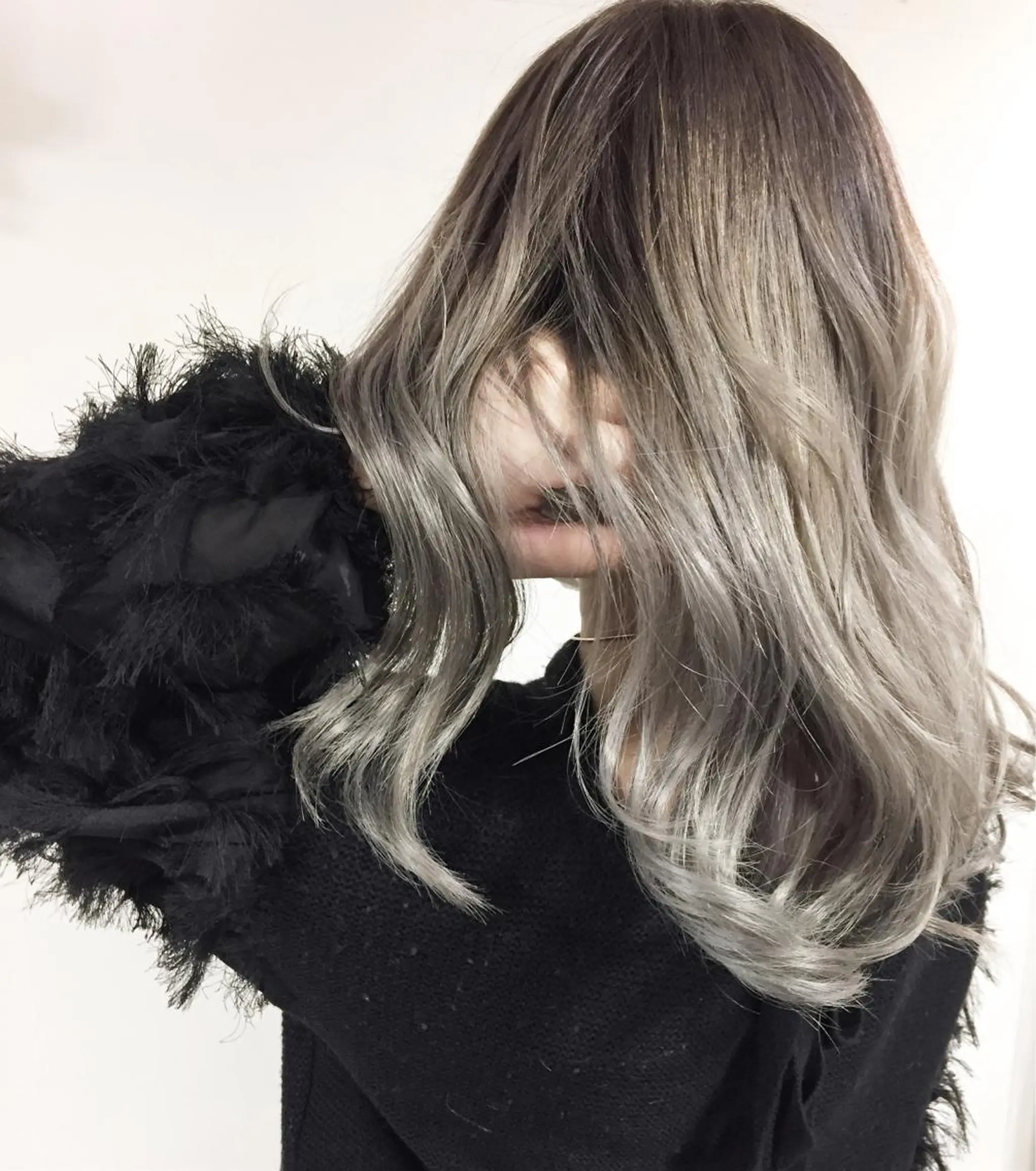 ミディアム ハイライト 髪質改善 縮毛矯正 トリートメント 酸熱トリートメント ヘアカラー トリートメント 中川 勝友のヘアスタイル