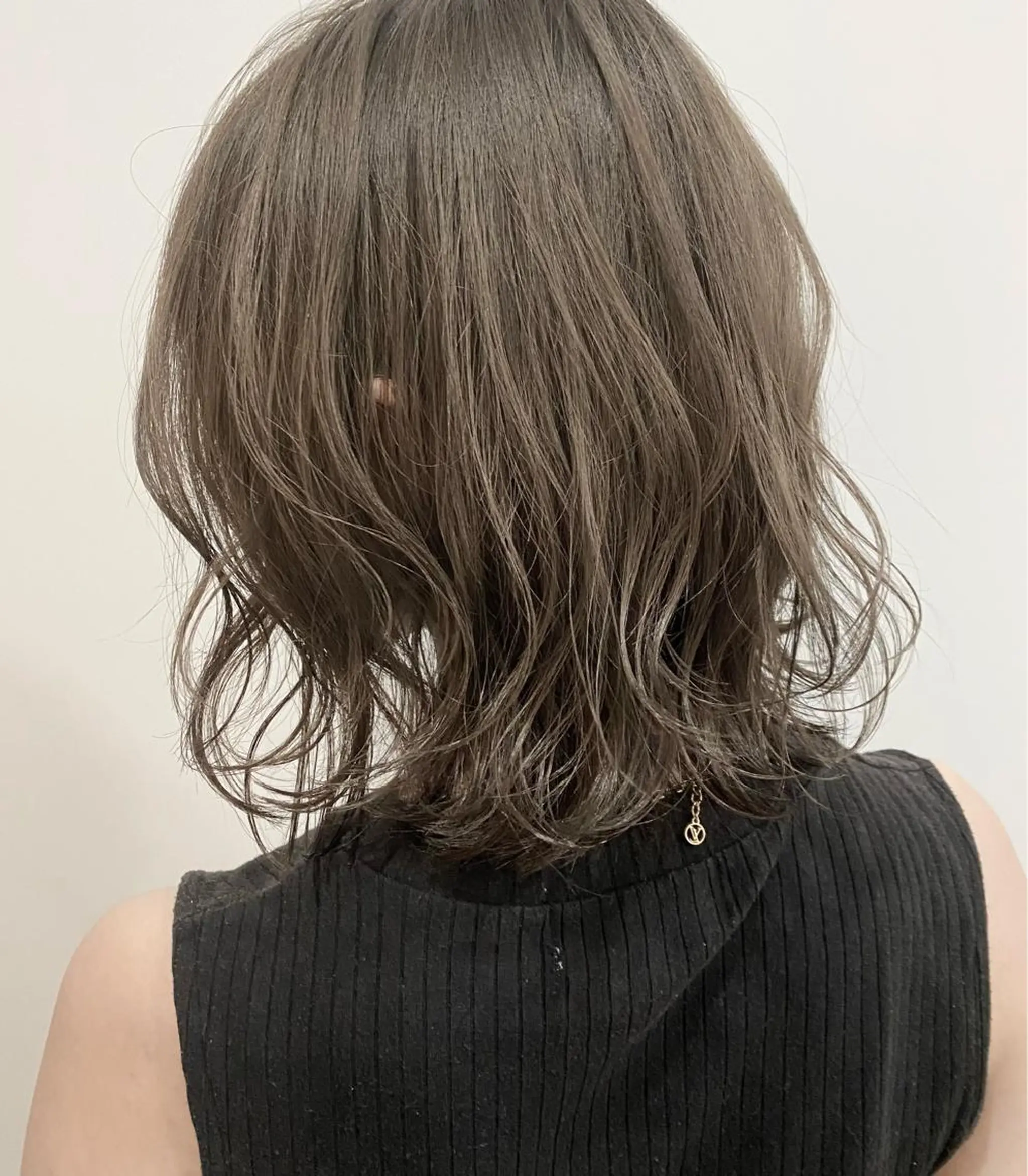 ミディアム カラー シールエクステ アディクシーカラー バレイヤージュ ブリーチ ケアブリーチ シール、 ハネエクステのヘアスタイル