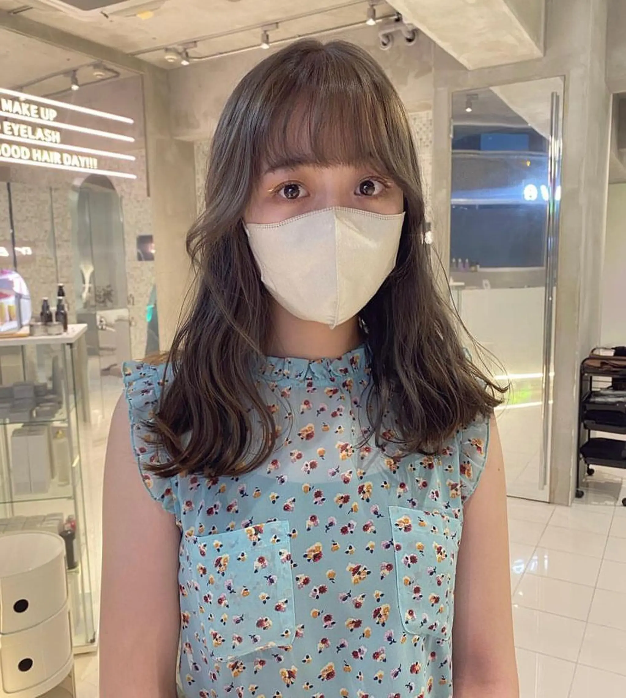 ミディアム ラベンダーベージュ ボブ/ハイトーン REINAのヘアスタイル