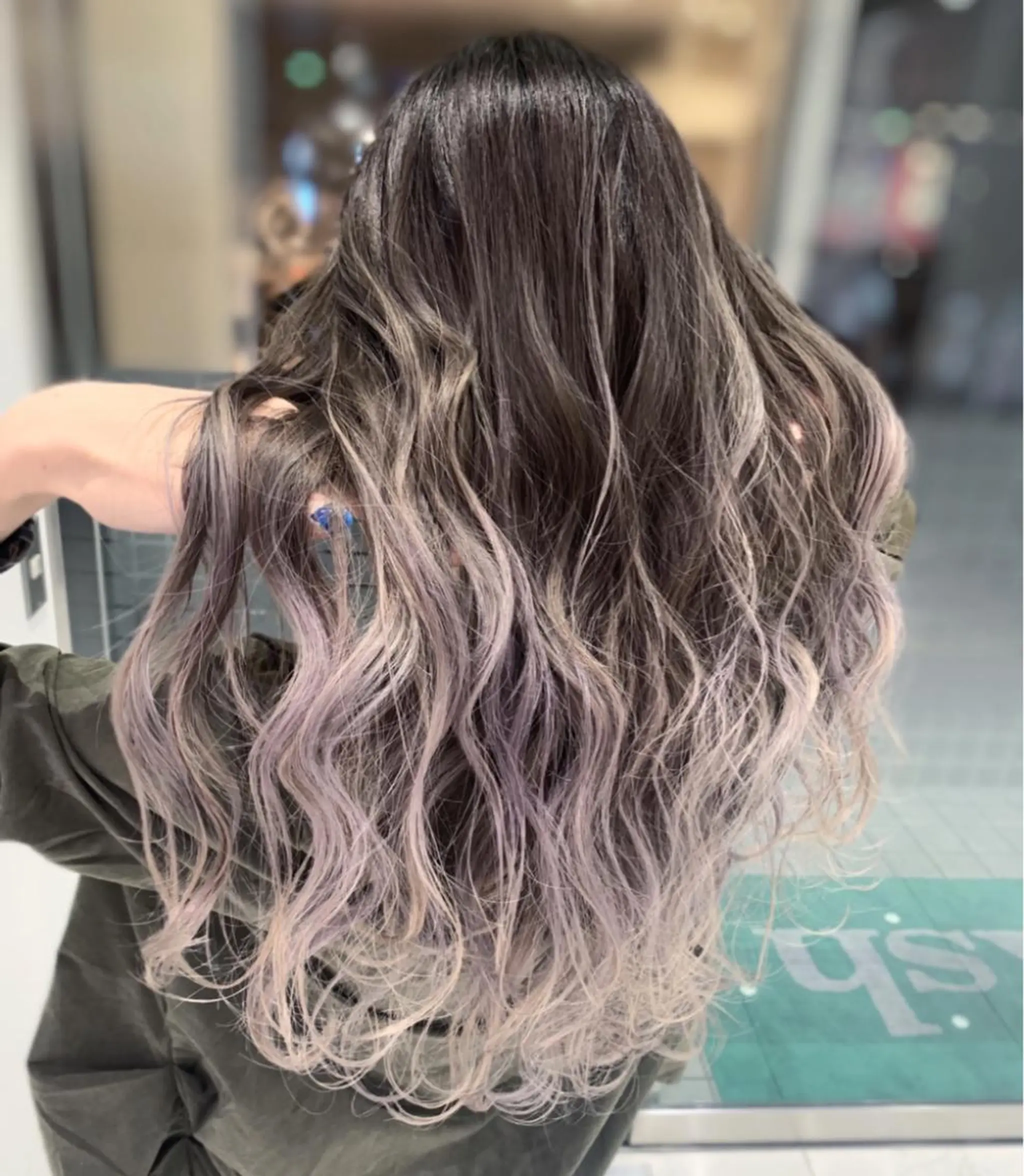 セミロング カラー バレイヤージュ レイヤーカット カット ヘアカラー N° jillva ♦️川端裕司♦️のヘアスタイル