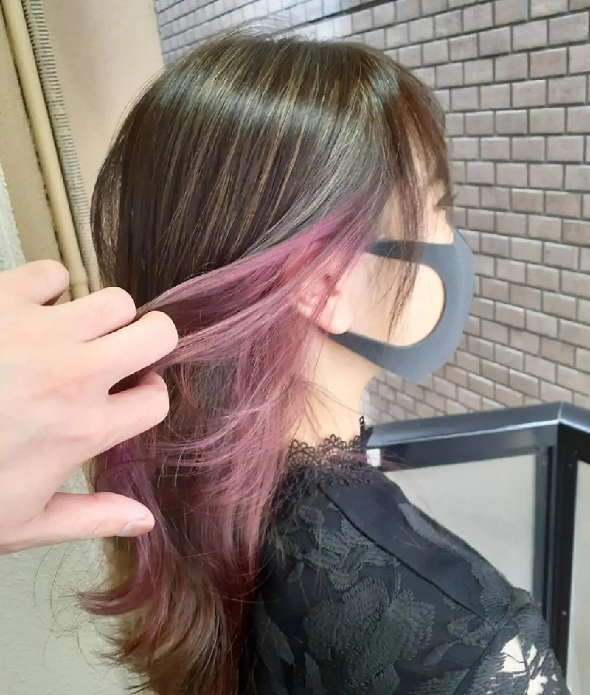 セミロング カラー バレイヤージュ イヤリングカラー ハイライトカラー インナーカラー ピンクカラー カット ヘアカラー トリートメント 🔳髪質改善🔳 岡本陽のヘアスタイル