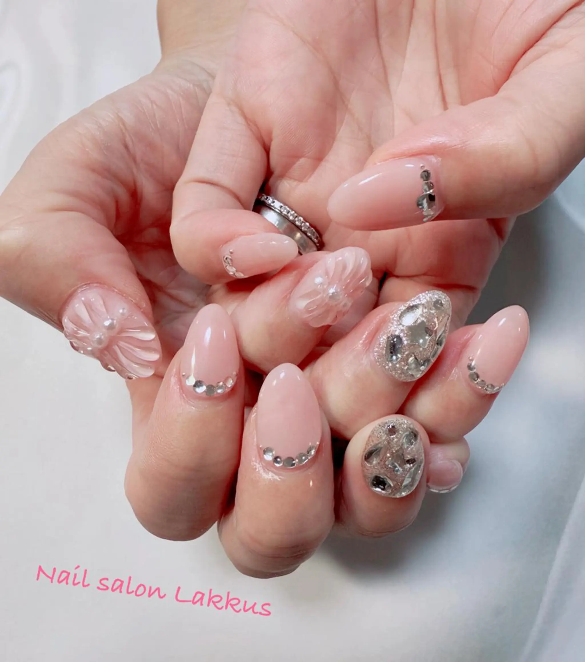 ネイル アートネイル Lakkus T－CHIのネイルデザイン