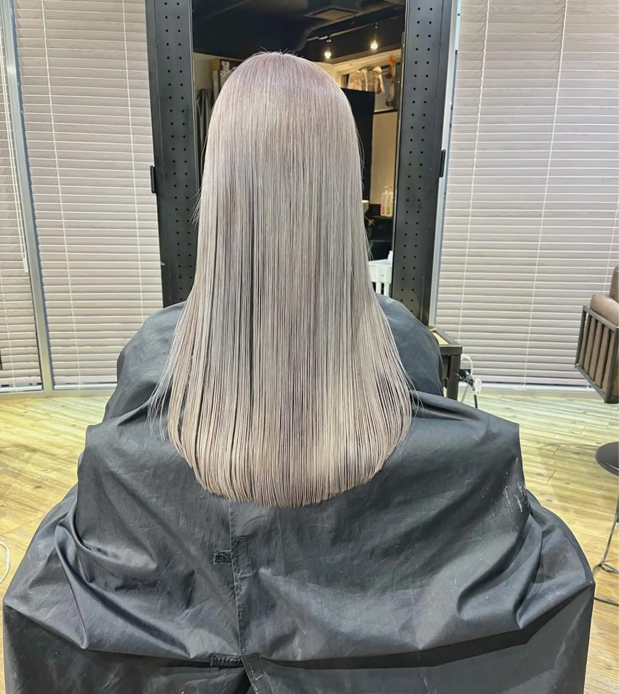 ロング アッシュ ピンクブラウン レイヤーカット カット ヘアカラー ハイトーンNo.1✨ パーマ✨イマイタツヤのヘアスタイル