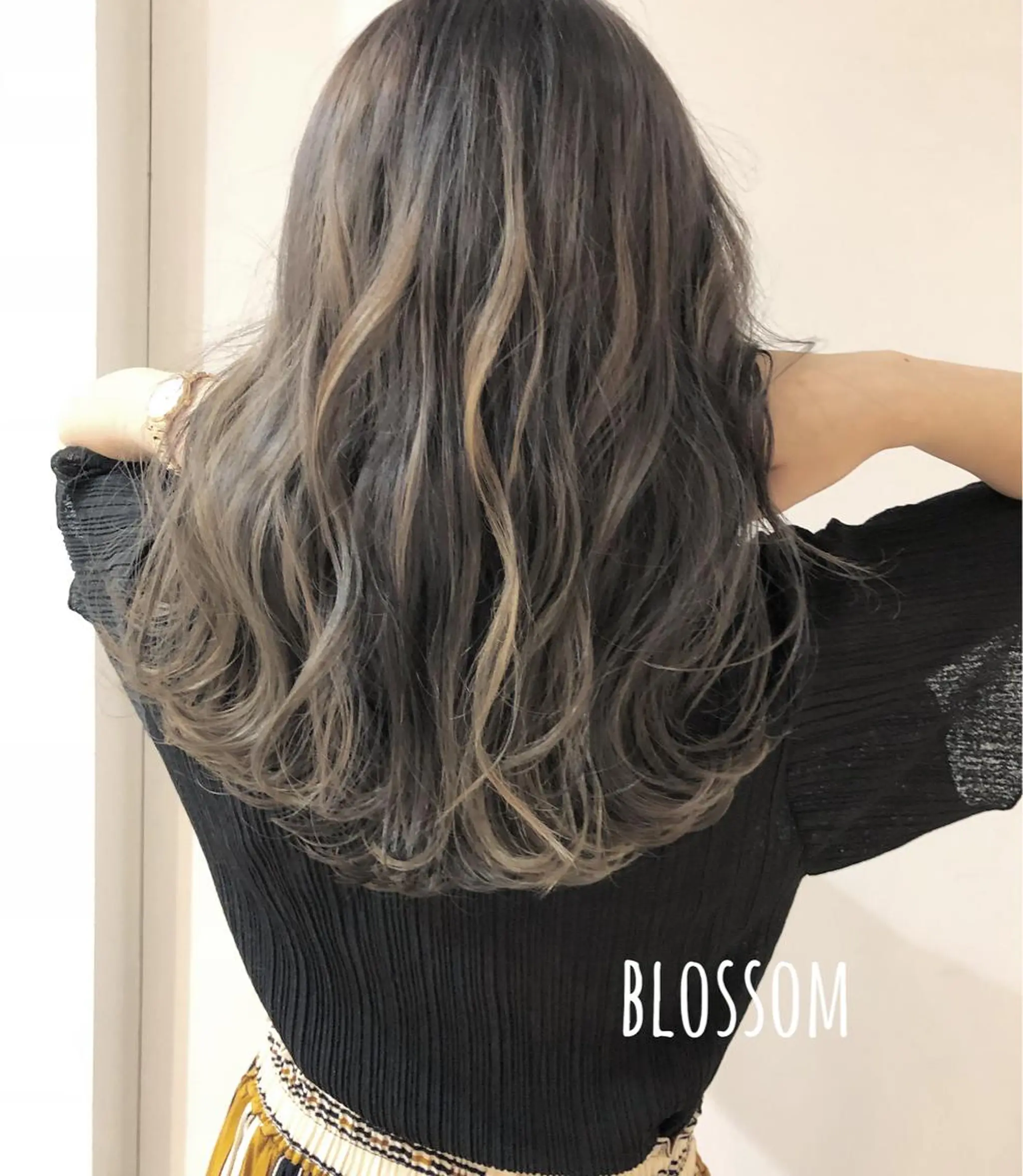 セミロング カラー ブリーチカラー🌈 石垣翔太のヘアスタイル