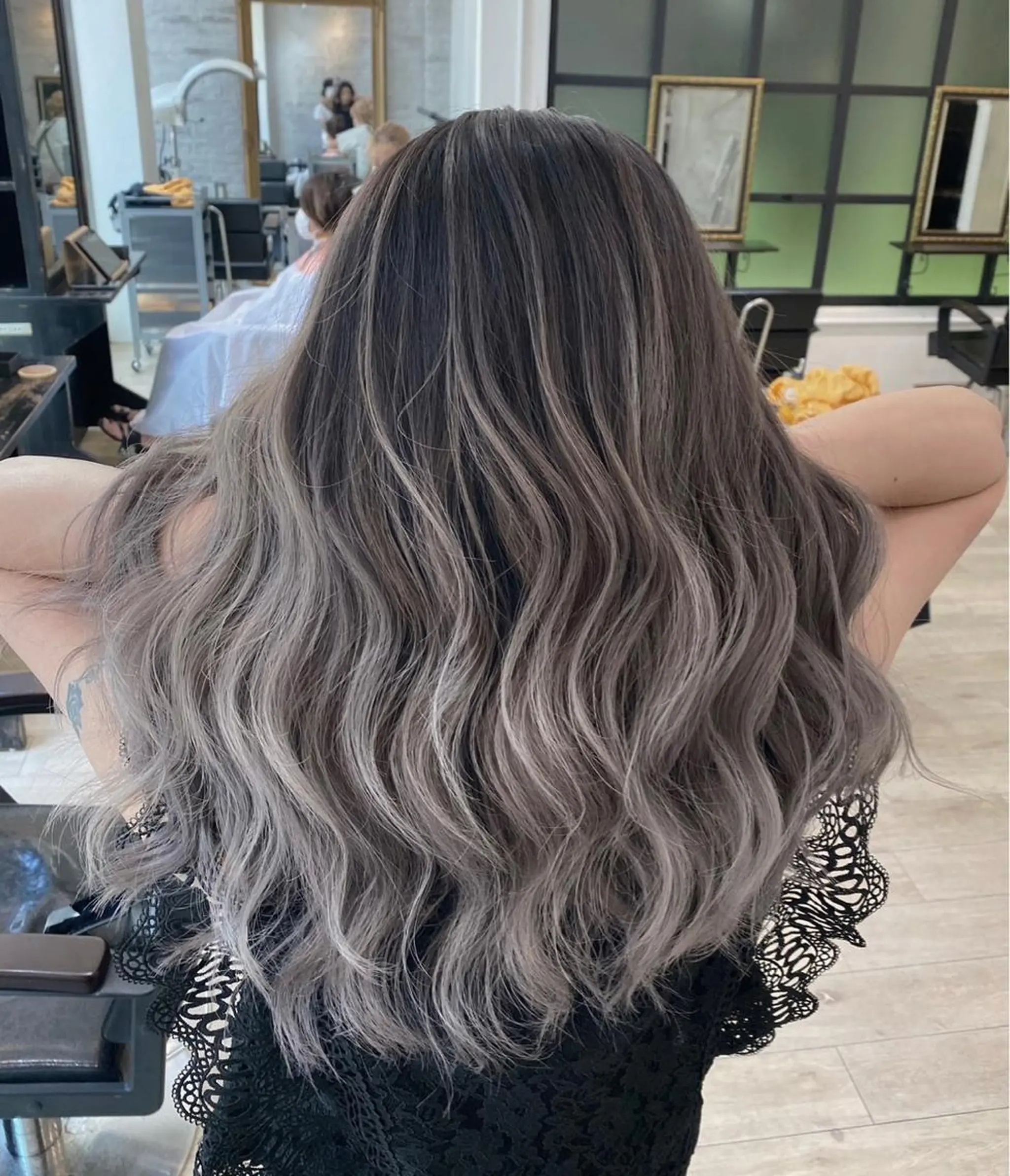 セミロング カラー バレイヤージュ グレージュ レイヤーカット ヘアカラー 指名数No.1 /NAOYAのヘアスタイル