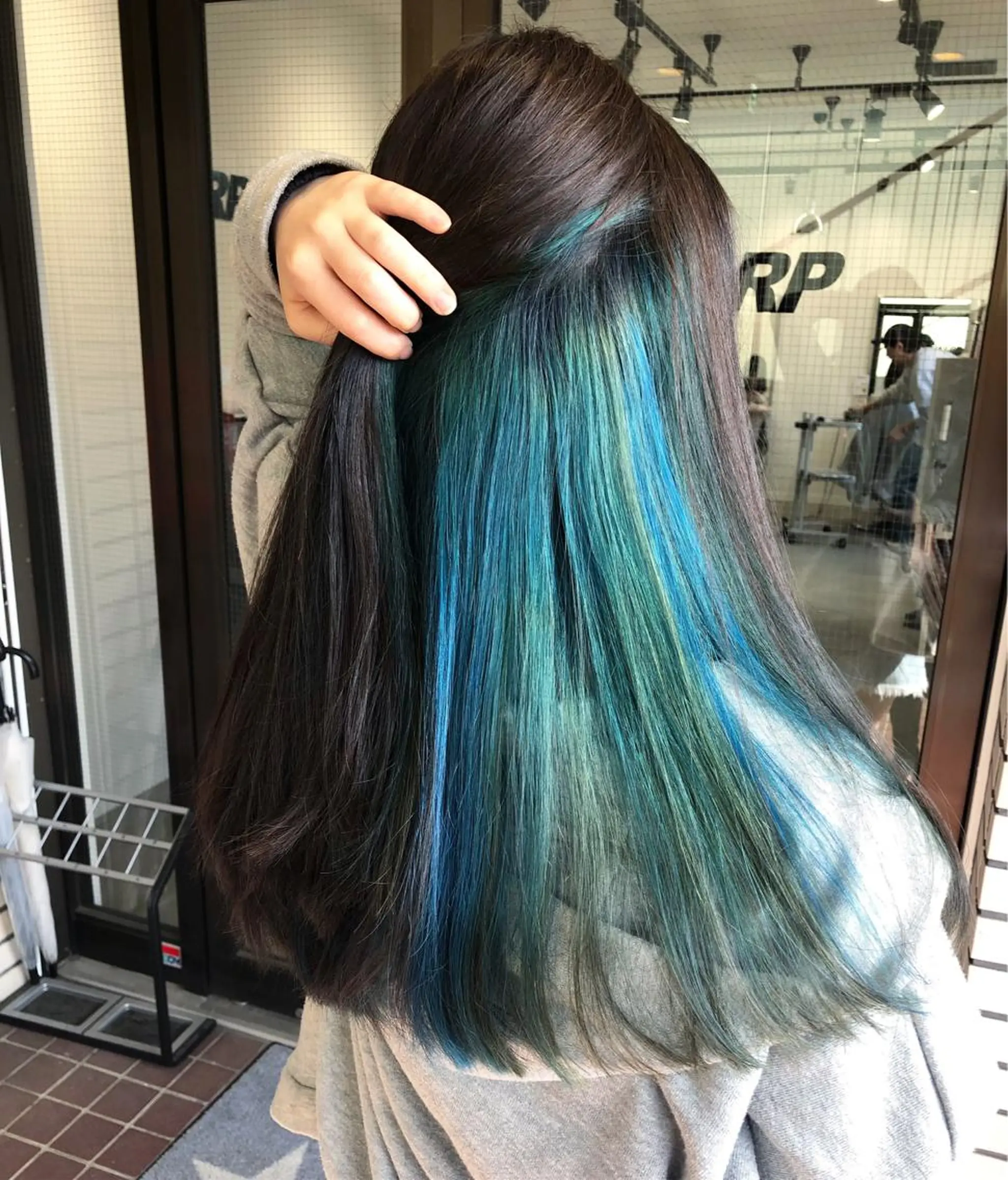 ロング カラー ブルーカラー インナーカラー ヘアカラー 🤍2nd🤍田所 美希のヘアスタイル