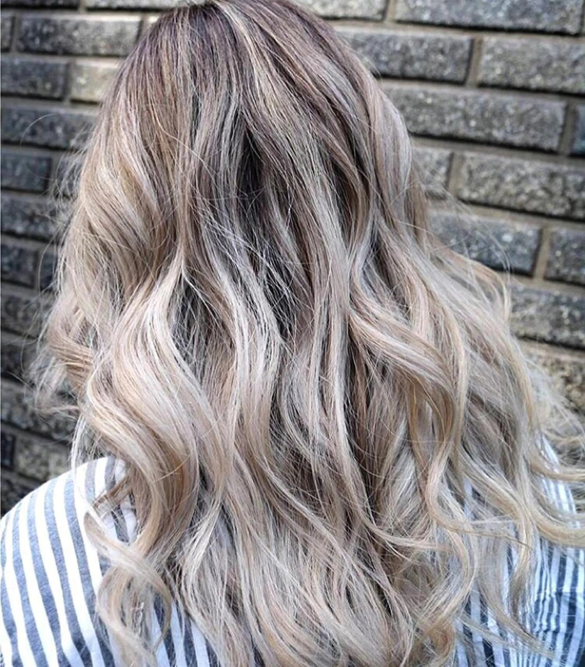 ロング カラー パーマ 大阪レミーエクステ チビ編み込みのヘアスタイル