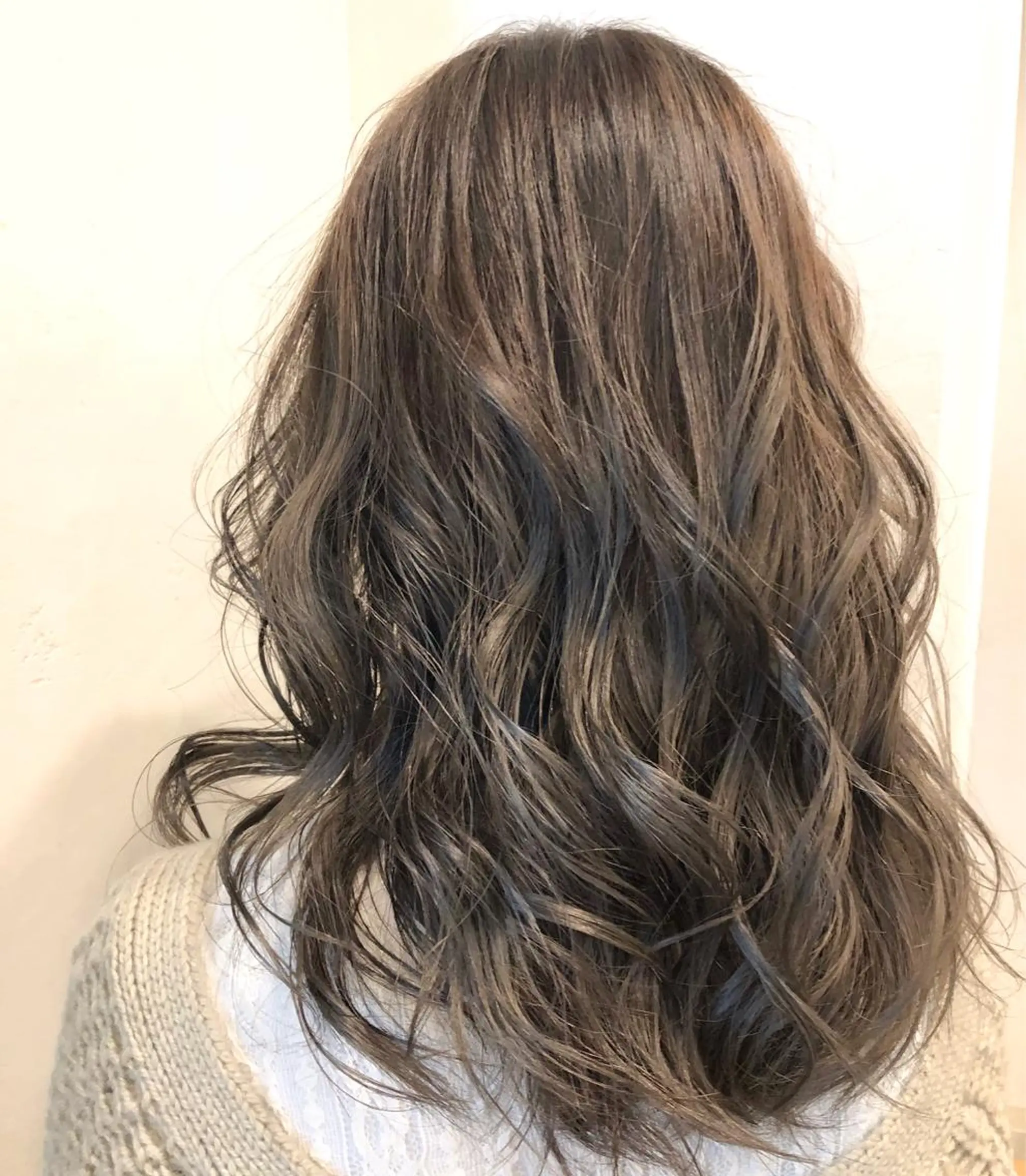 セミロング カラー アッシュ ベージュカラー TOWA 野村　コウダイのヘアスタイル