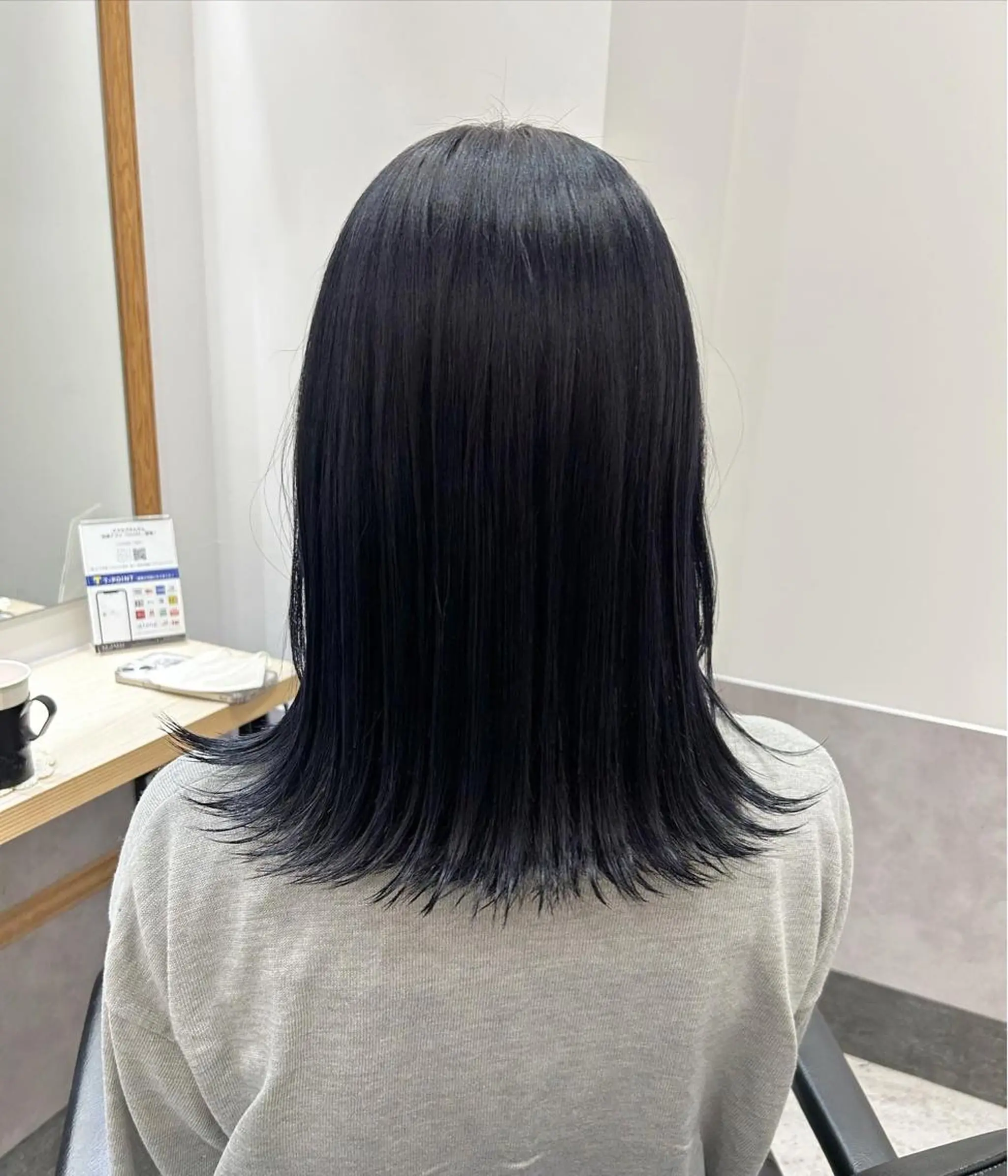 ミディアム カラー ベージュカラー 黒髪 ブルーカラー ブルーブラック 透明感カラー カット ヘアカラー SAKINO． ベージュカラーのヘアスタイル