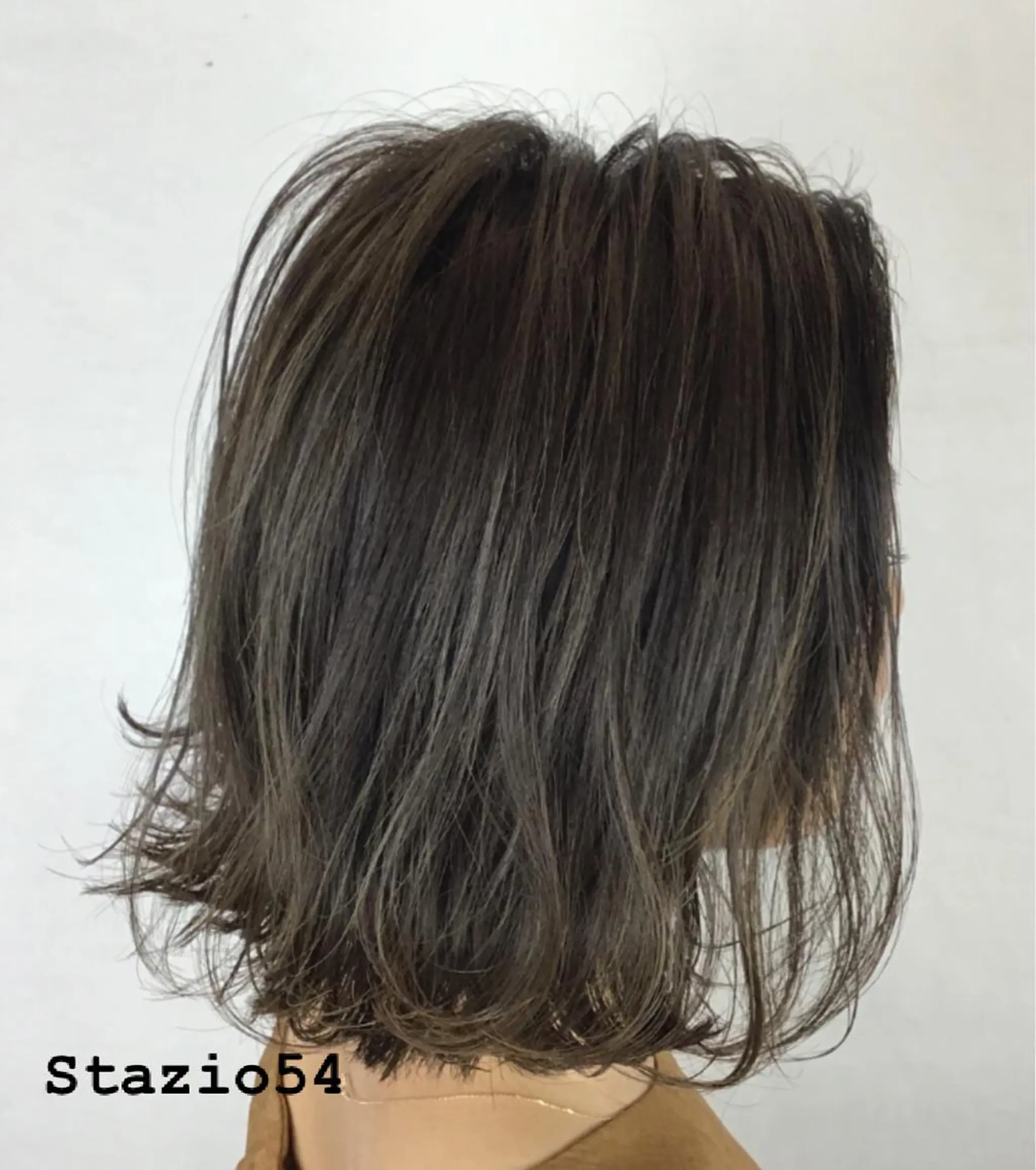 カラー カット Stazio 54の眉毛・アイブロウイメージ