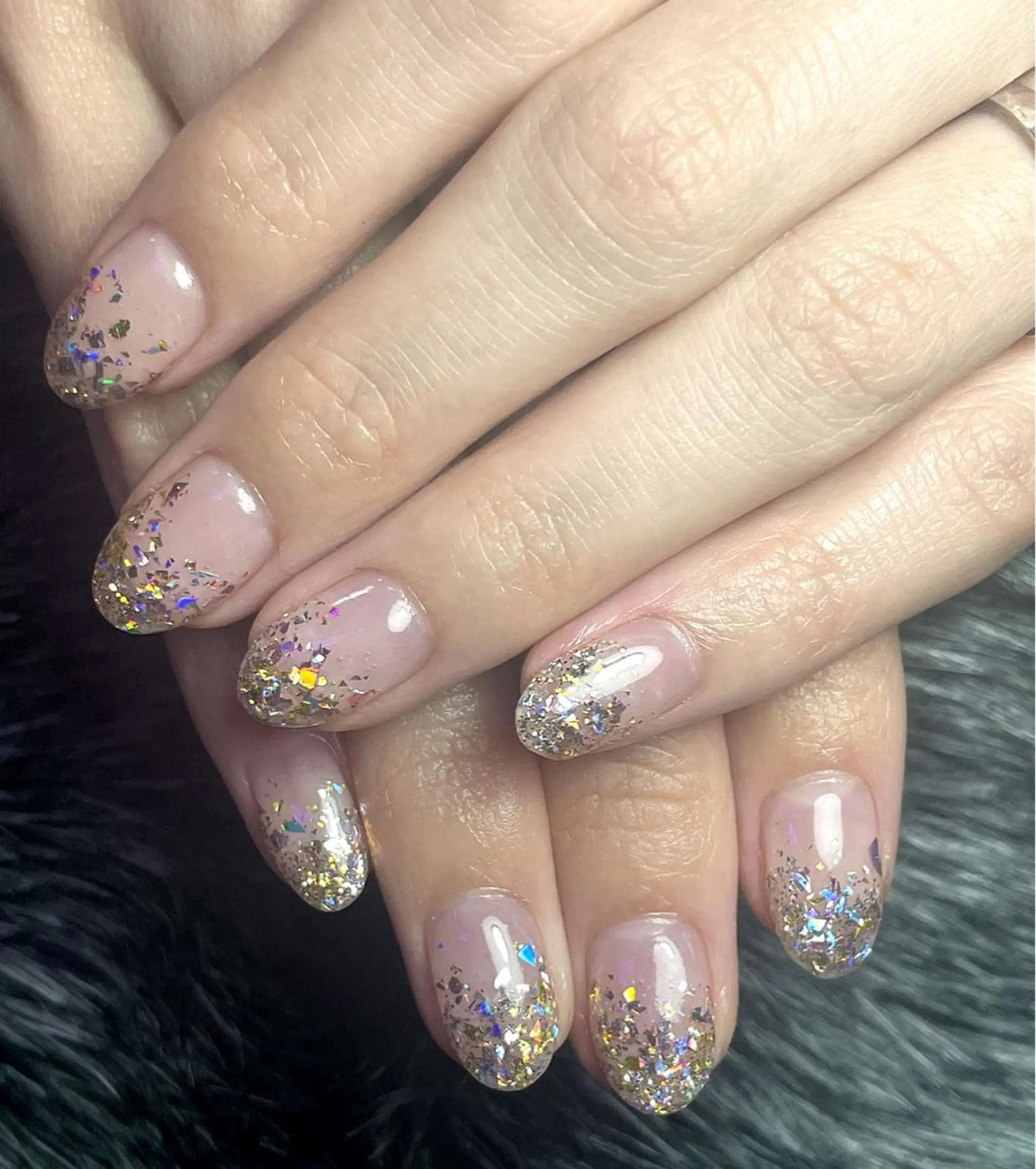 カラー ネイル グラデーションカラー グラデーション ラメ(グリッター) Chérinail 爪のお手入れのネイルデザイン