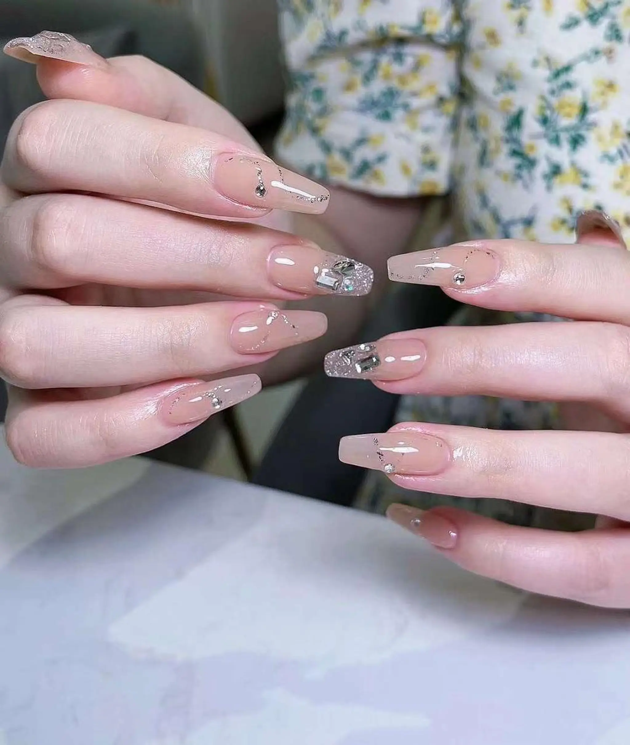 ネイル ハンドネイル VIVIAN エイのネイルデザイン