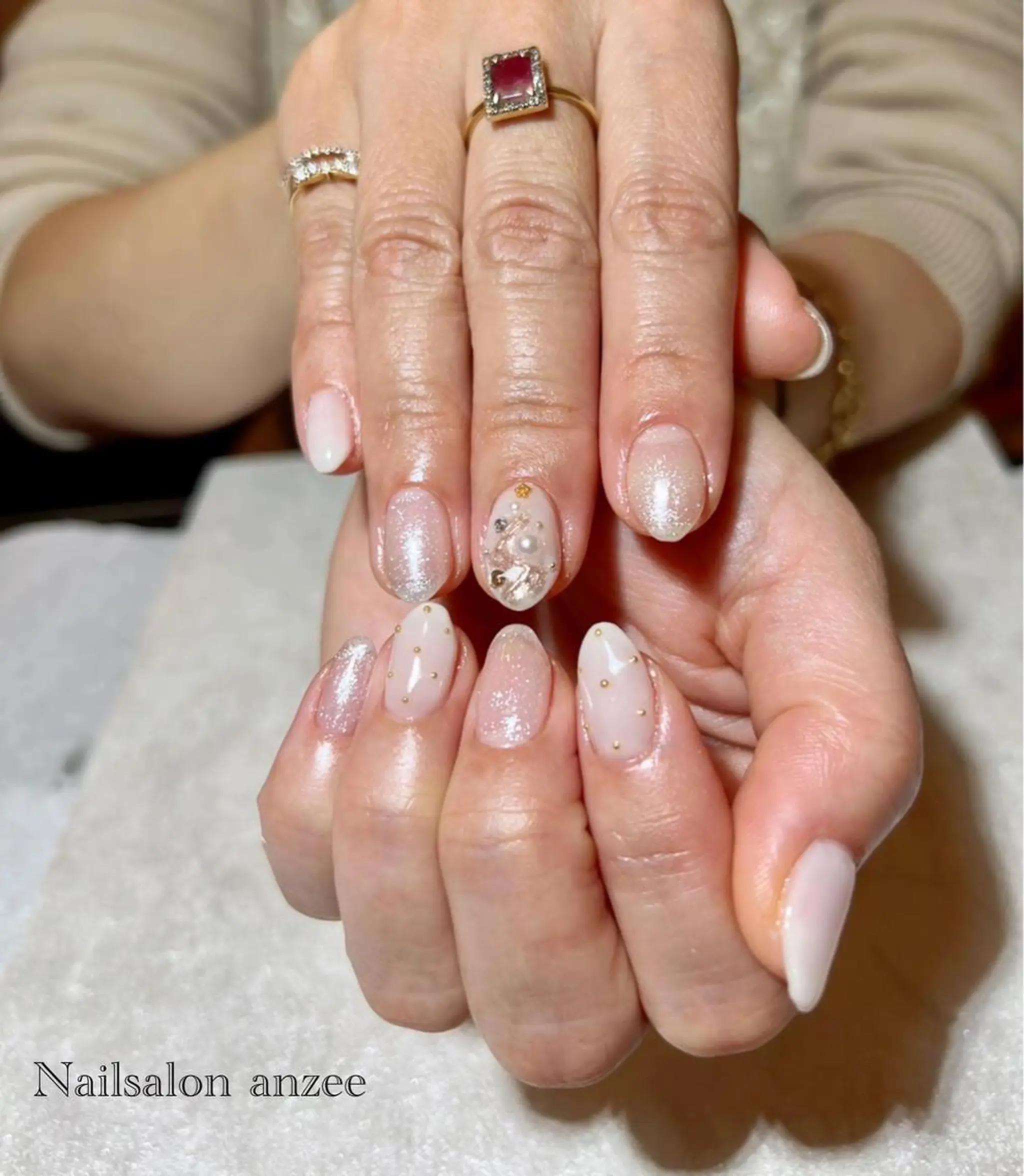 ミディアム ネイル キラキラネイル sp anzeeのネイルデザイン