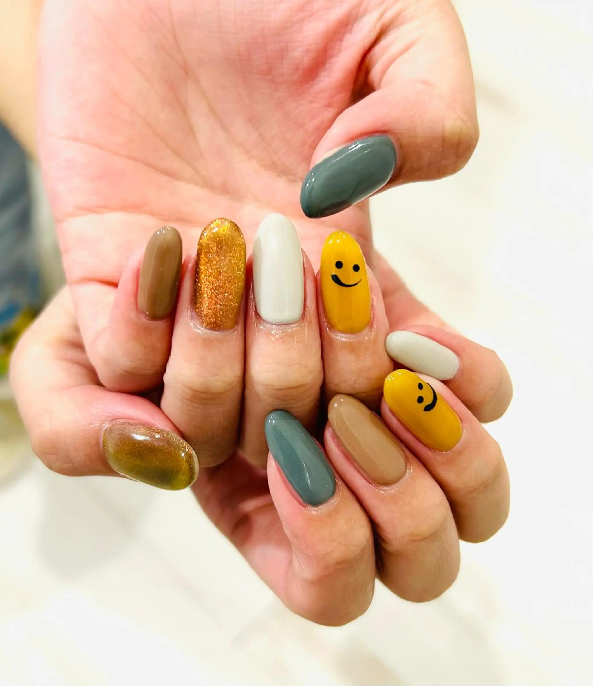 ネイル フラッシュネイル フレンチネイル ラメ(グリッター) ラメグラデーション マグネットネイル H3(エイチスリー)所属・H3 hitoのネイルデザイン