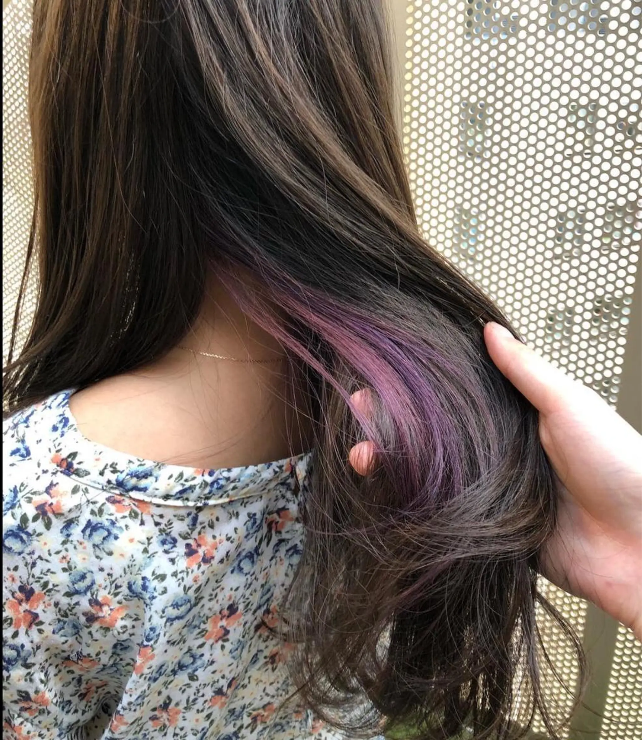 セミロング カラー インナーカラー ラベンダーカラー シンカ 表参道のヘアスタイル