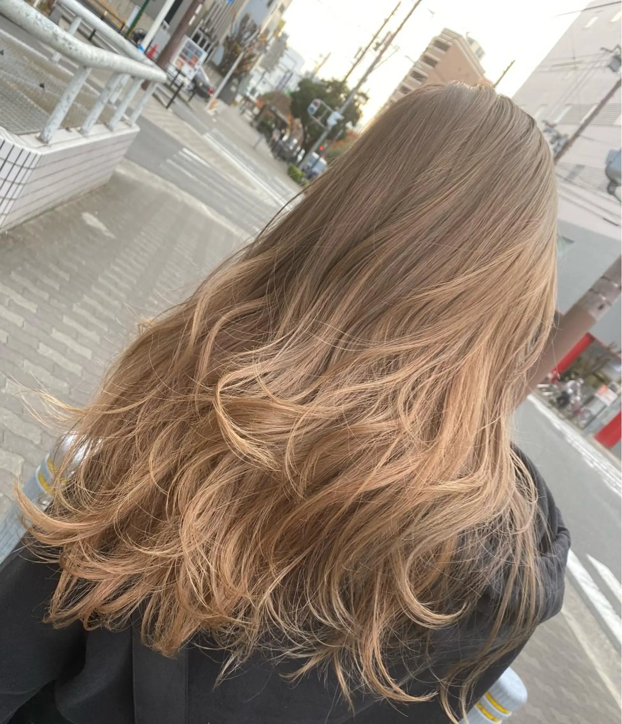 セミロング カラー カット ヘアカラー ハイトーンヘア/ 島崎　タクミのヘアスタイル