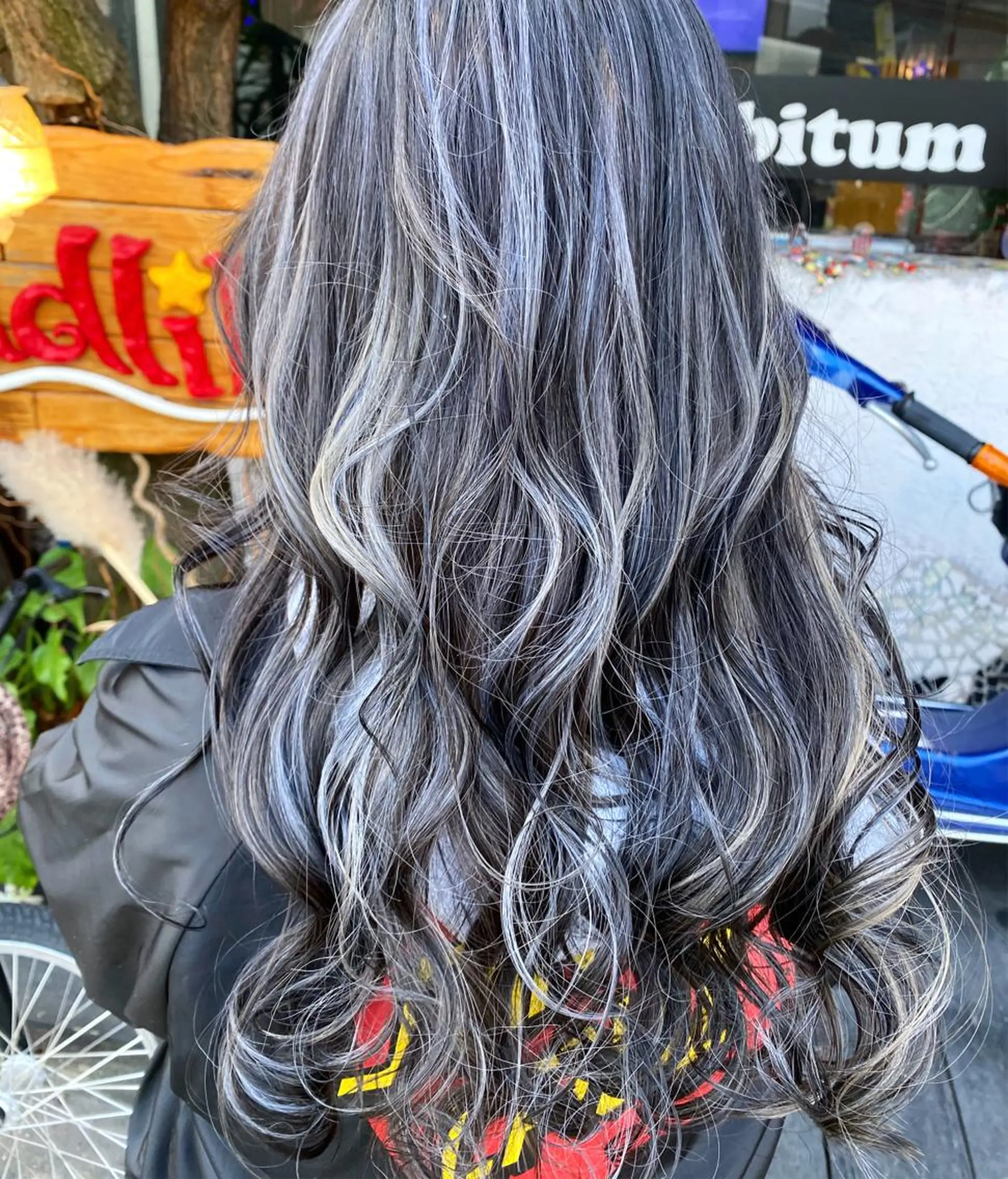 ロング カラー ハイライトカラー ハイライト ヘアカラー トリートメント 玉木 育実のヘアスタイル