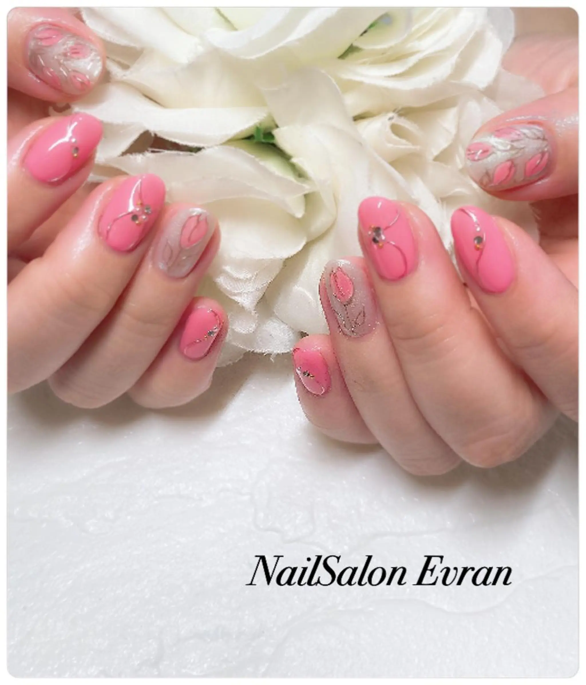 ネイル アートネイル フレンチネイル マグネットネイル 持ち込み ニュアンスネイル ハンドネイル Nail salon Evranのネイルデザイン