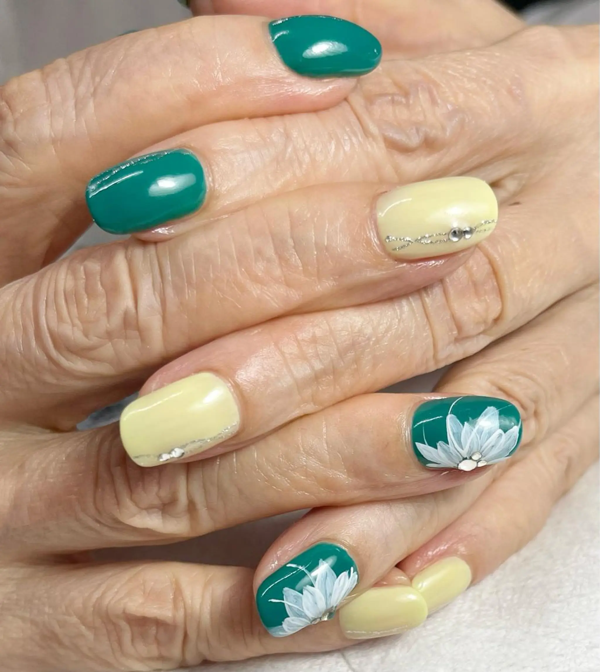 ネイル 山崎 みゆきのネイルデザイン