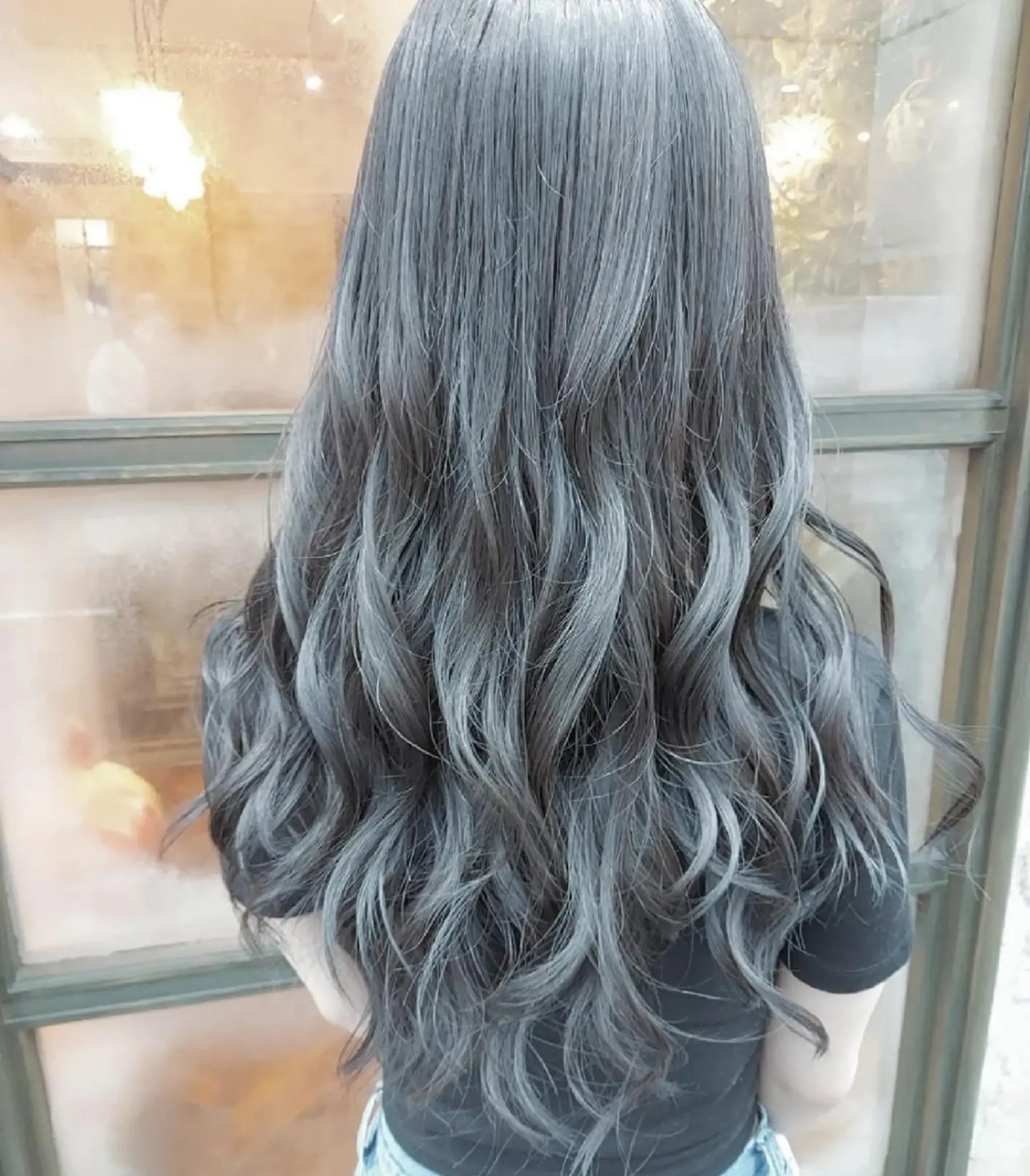 ロング カラー ブリーチ ブルーカラー ブルージュ ブリーチなしカラー ブリーチ・ハイトーン 特化🎉内山のヘアスタイル