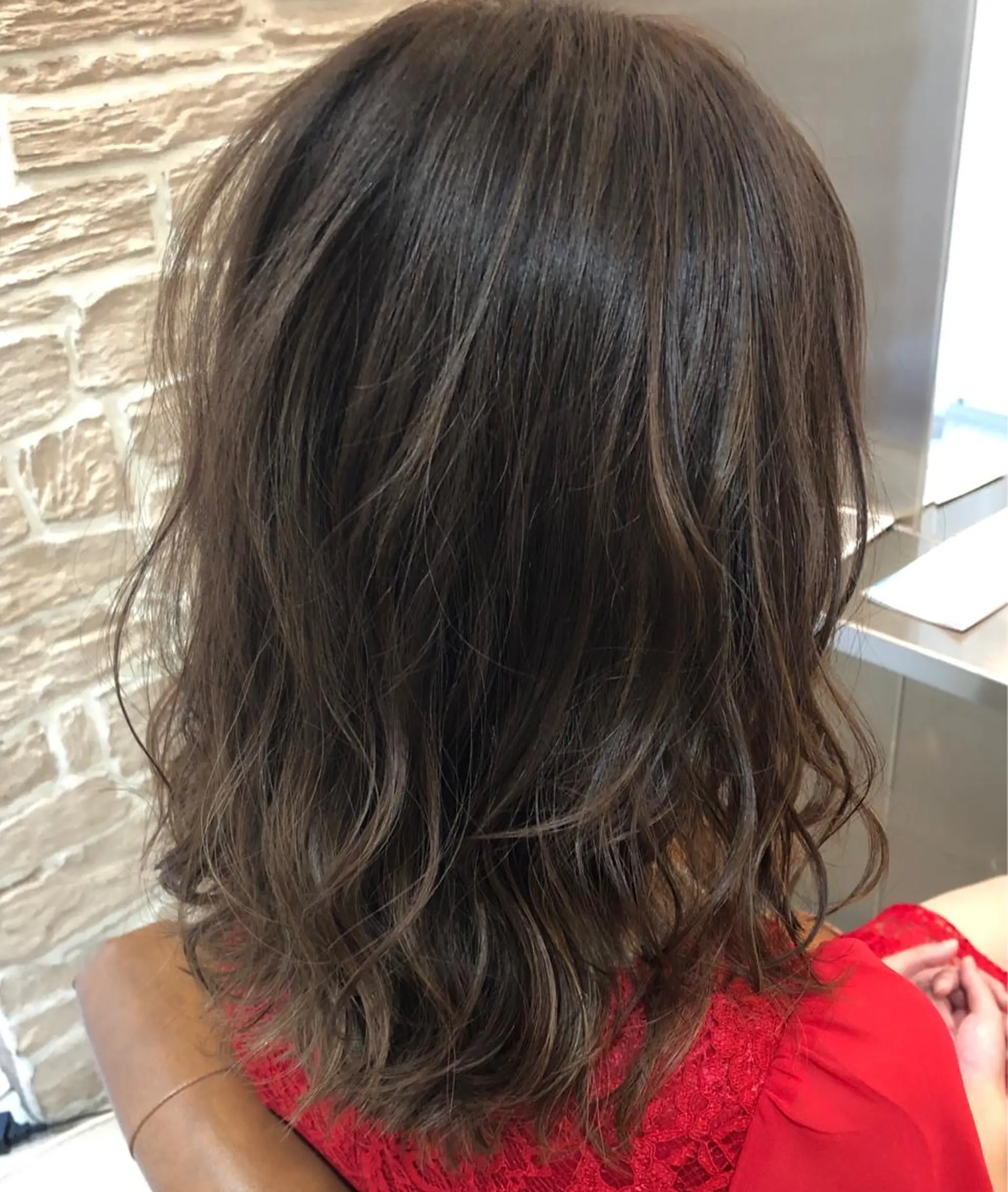 ミディアム ハイライト 美髪矯正・レイヤー 倉友哉のヘアスタイル