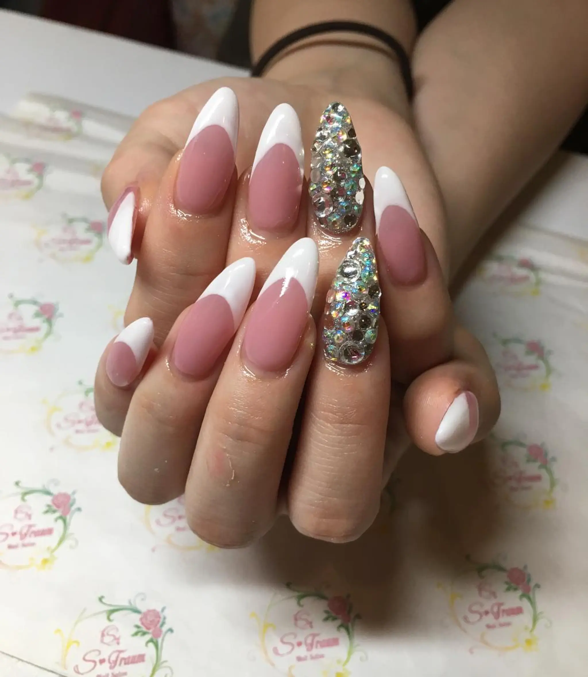 ネイル フレンチネイル Nail Salon S-Traumのネイルデザイン