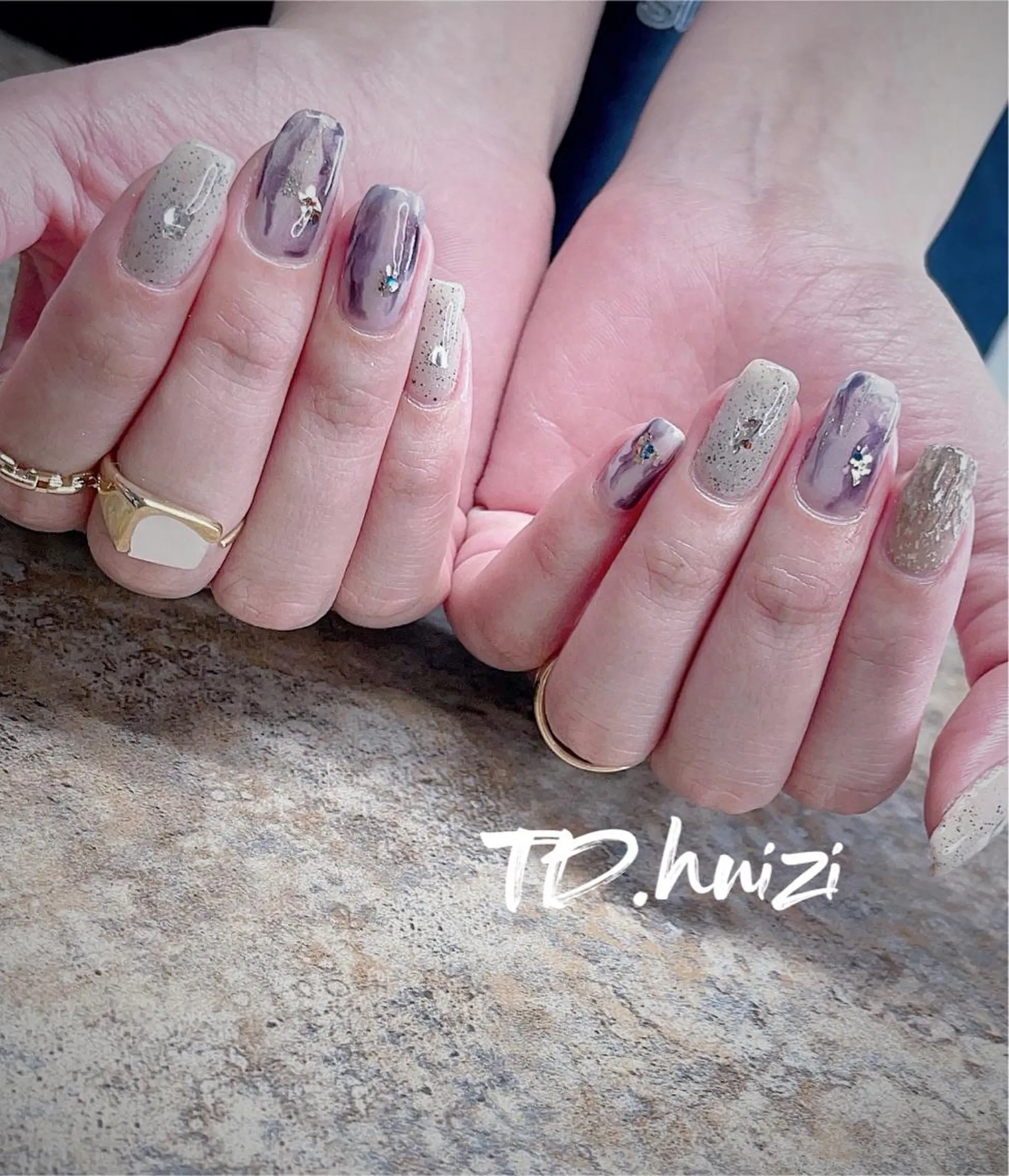 ミディアム めぐみのネイルサロン スタッフ練習のネイルデザイン