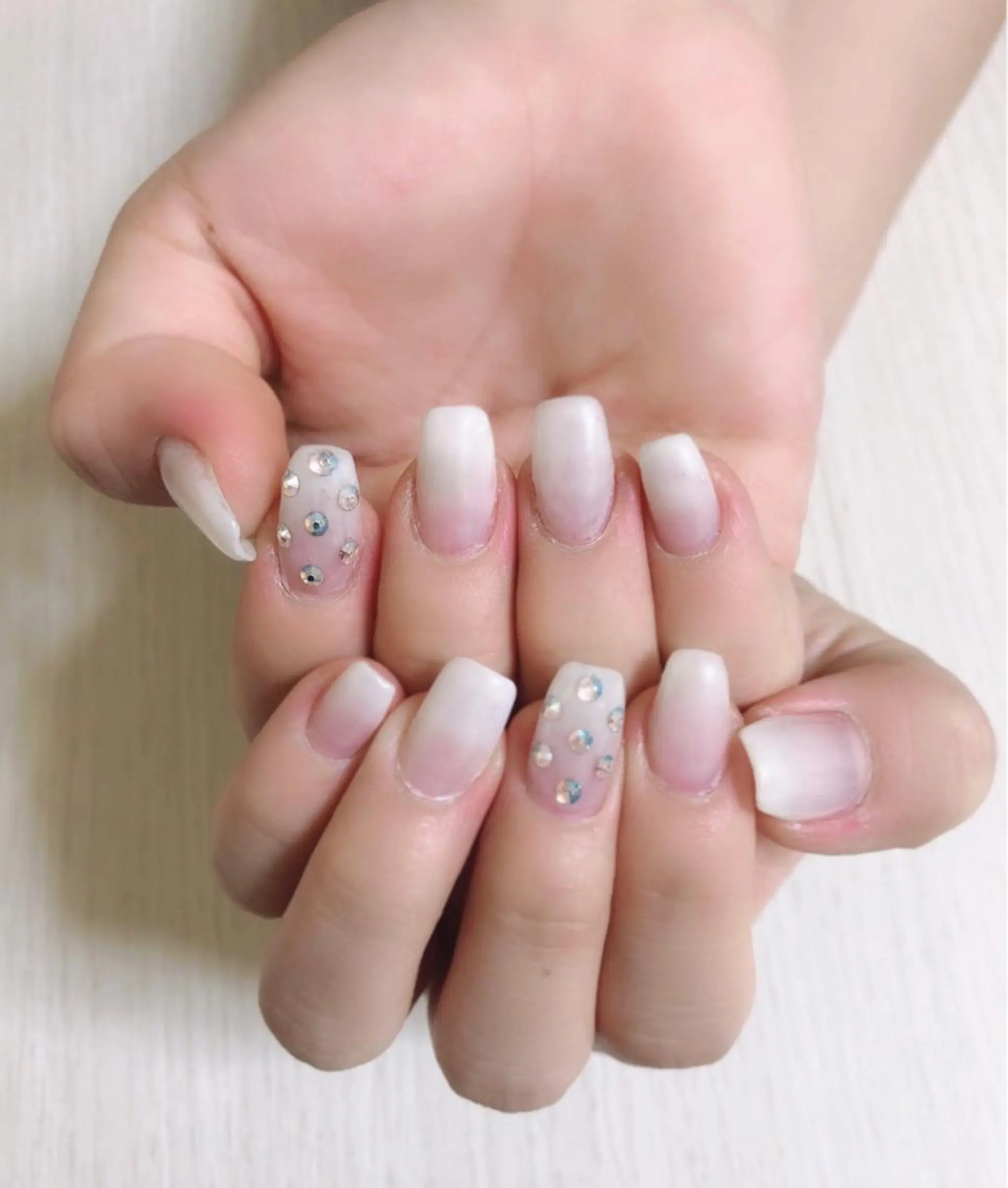 ネイル 𝓇𝒶𝓃𝒶𝓃 𝓃𝒶𝒾𝓁のネイルデザイン