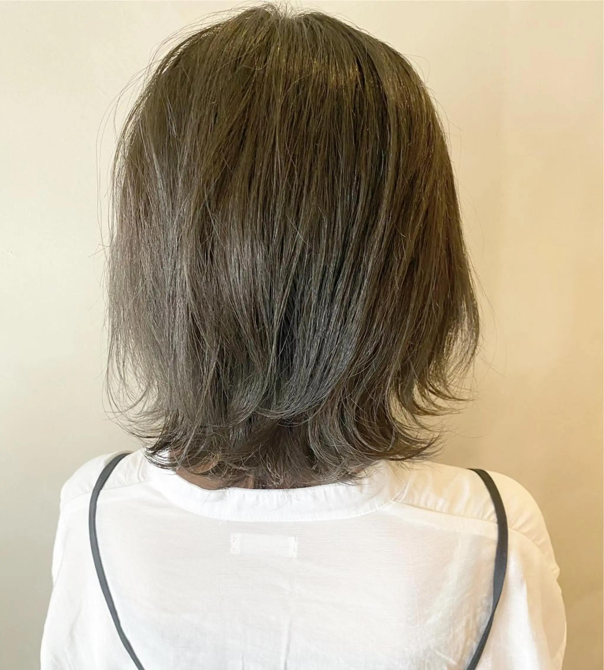 ミディアム カラー ヘアアレンジ キッズ ネイル マツエク・マツパ 透明感カラー ハイライトカラー 外国人風カラー ハイライト 外ハネヘア カット ヘアカラー 夜23時まで予約🉑 reverieあきらのヘアスタイル