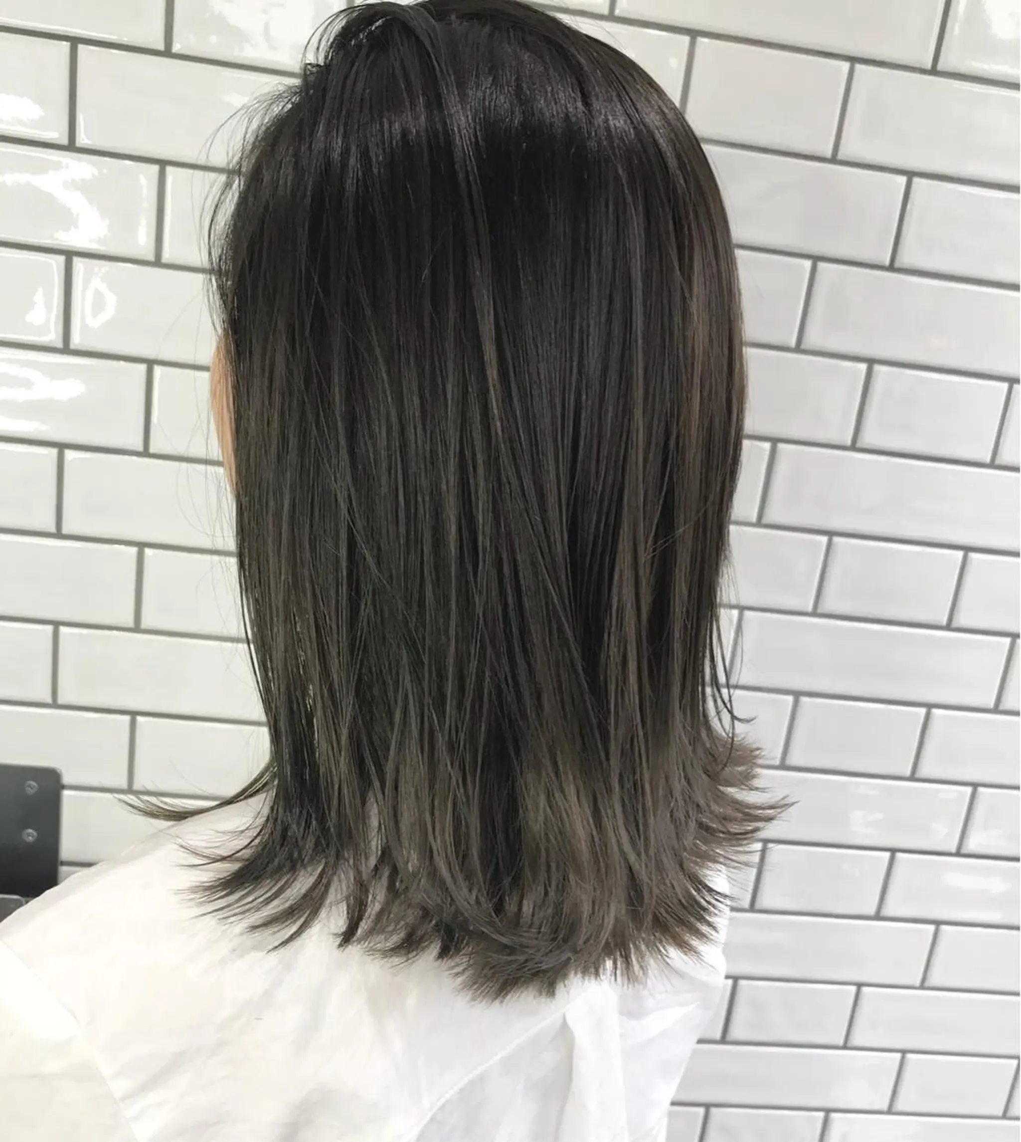 ミディアム カラー レイヤー べージュ 白石研太のヘアスタイル