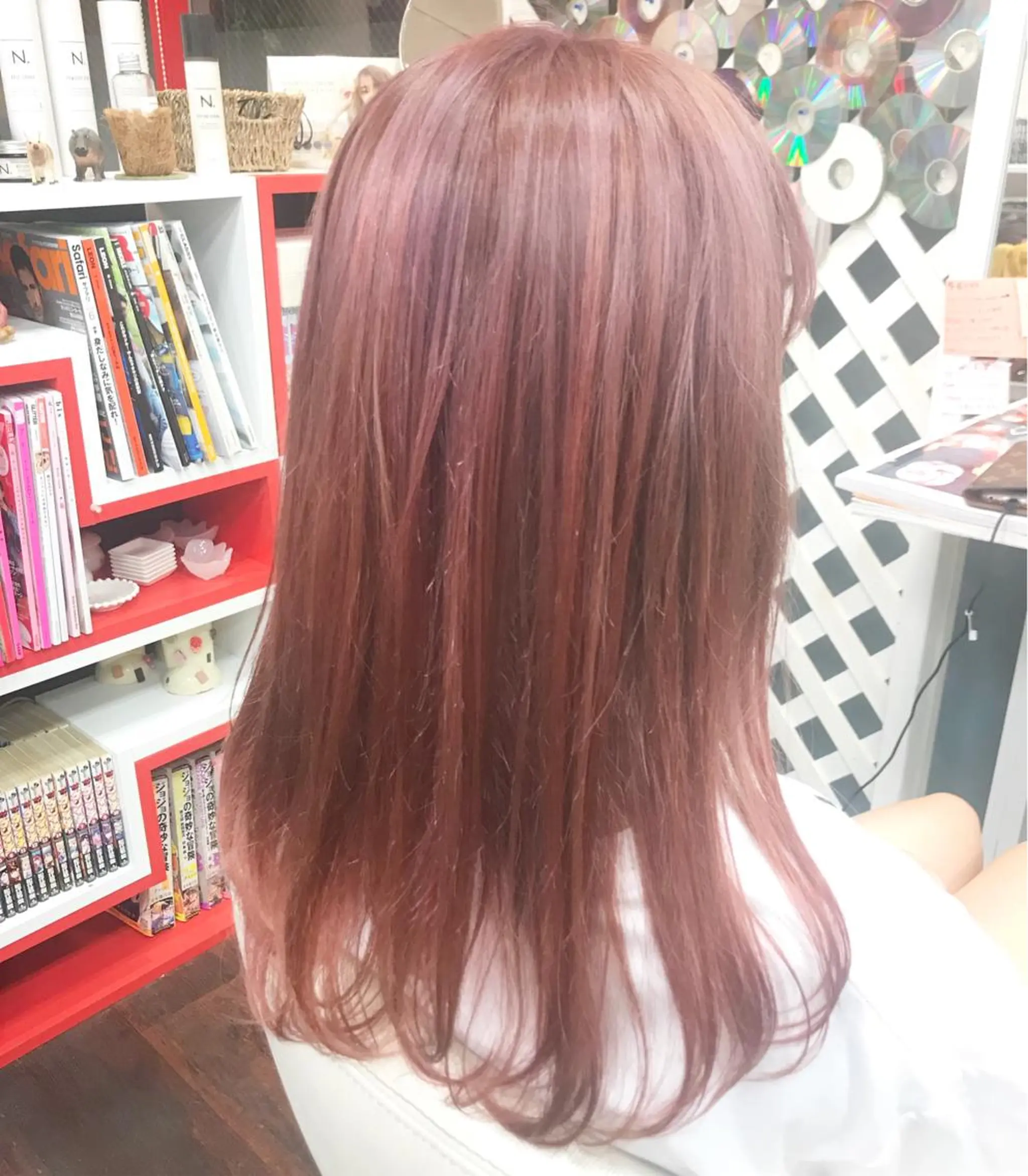 ミディアム カラー 岩谷/ブリーチ 🪽透明感カラーのヘアスタイル