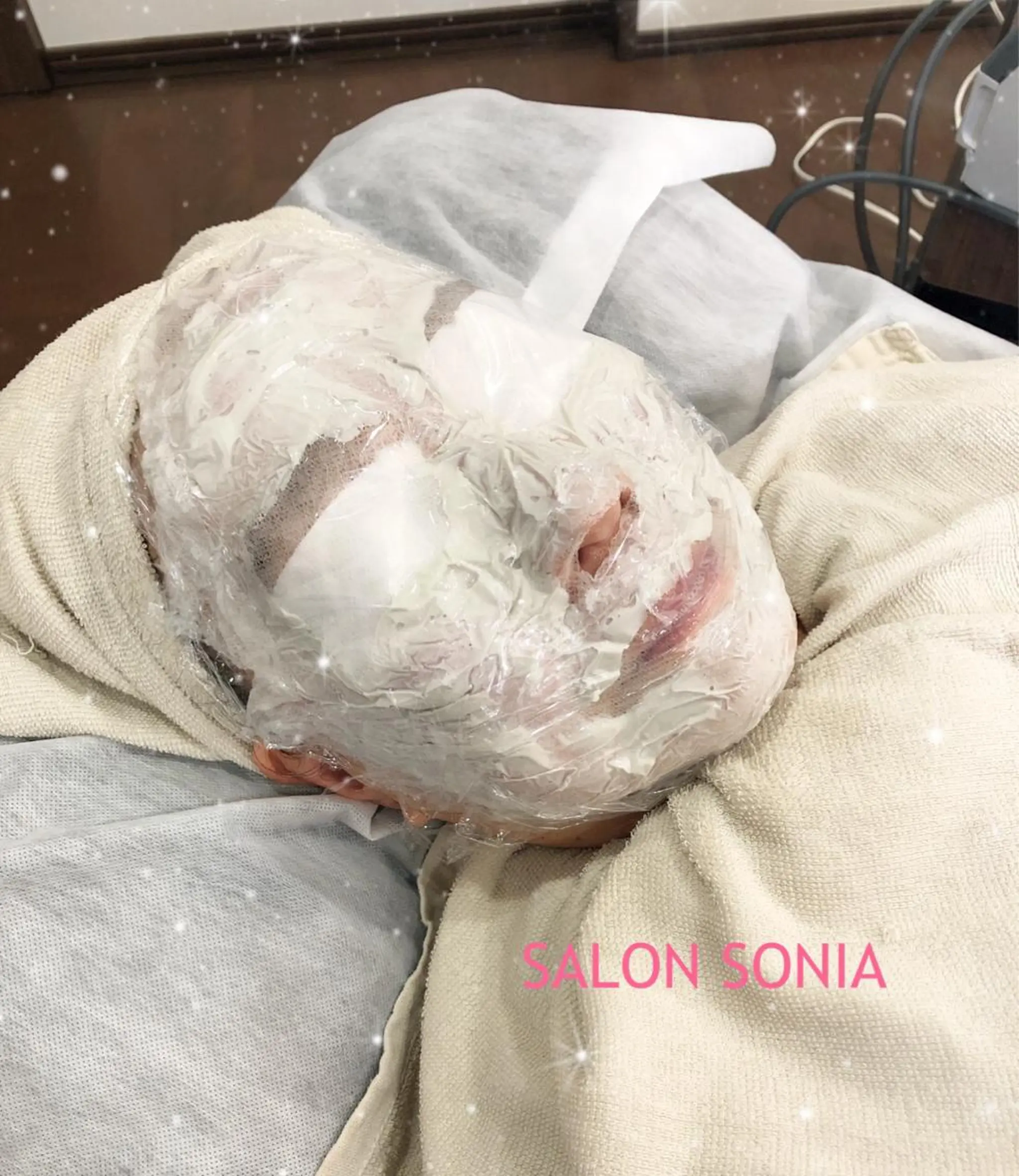 エステ 小顔・毛穴・たるみ ネイル　似内真樹のエステ・リラクイメージ