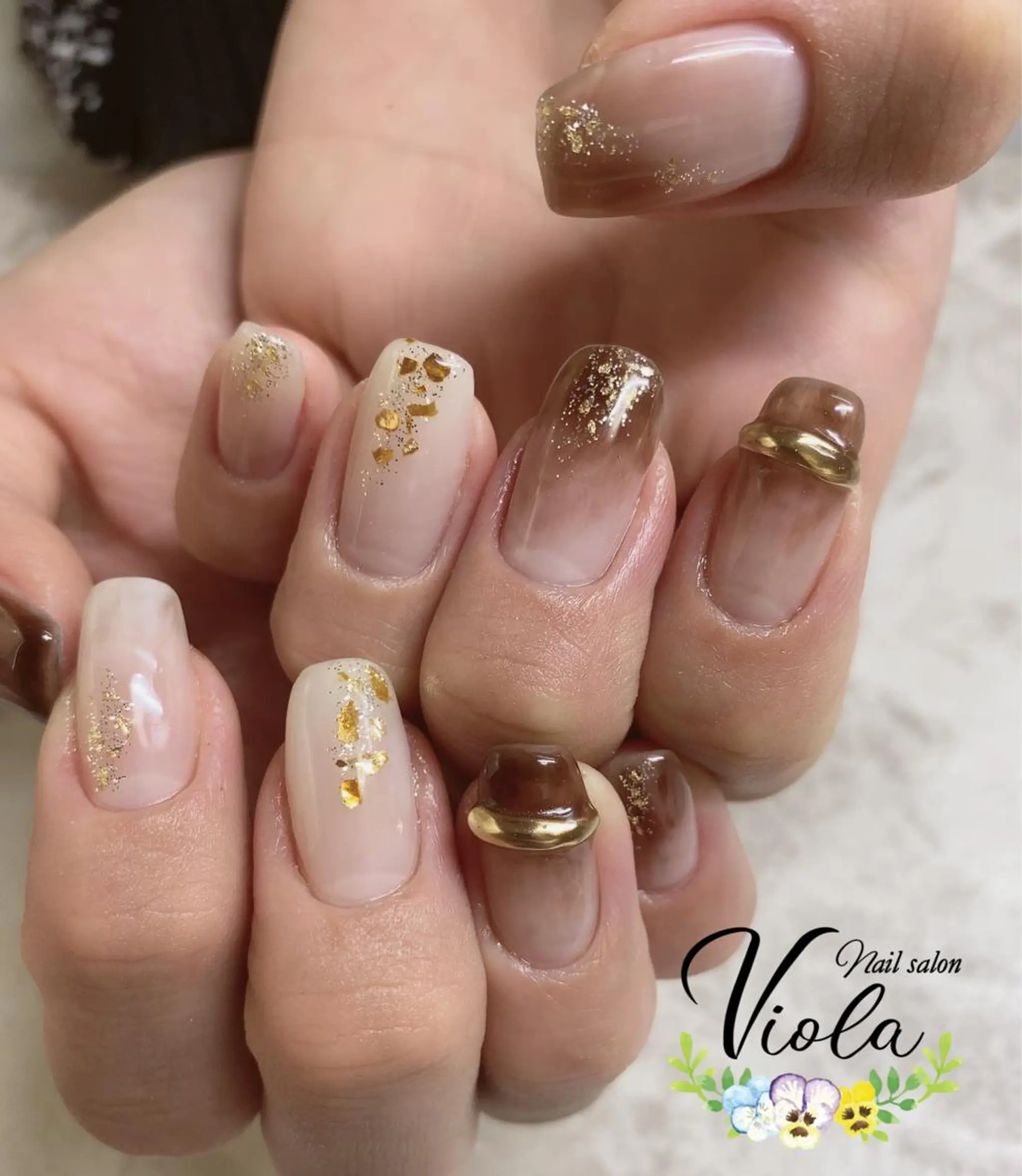 ネイル アートネイル グラデーション キラキラネイル ラメ(グリッター) ニュアンスネイル ハンドネイル Nailsalon Viola所属・ネイルサロン Violaのネイルデザイン