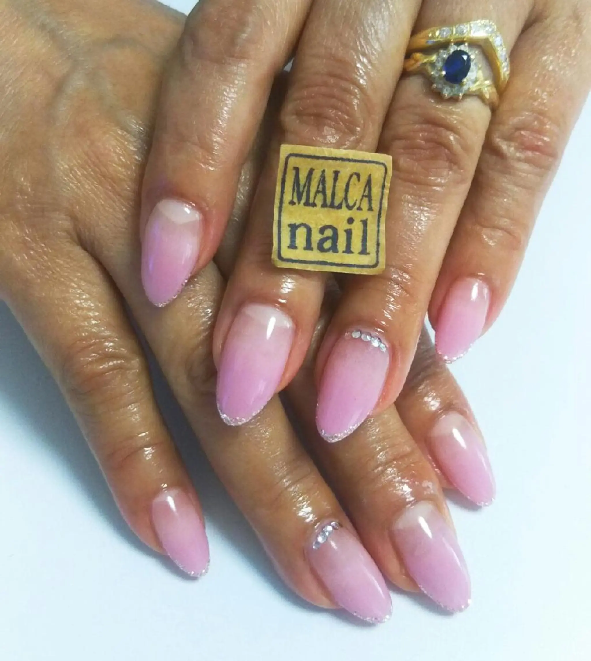 ヘアアレンジ パーマ ネイル キッズ マツエク・マツパ 荒木 莉奈のネイルデザイン