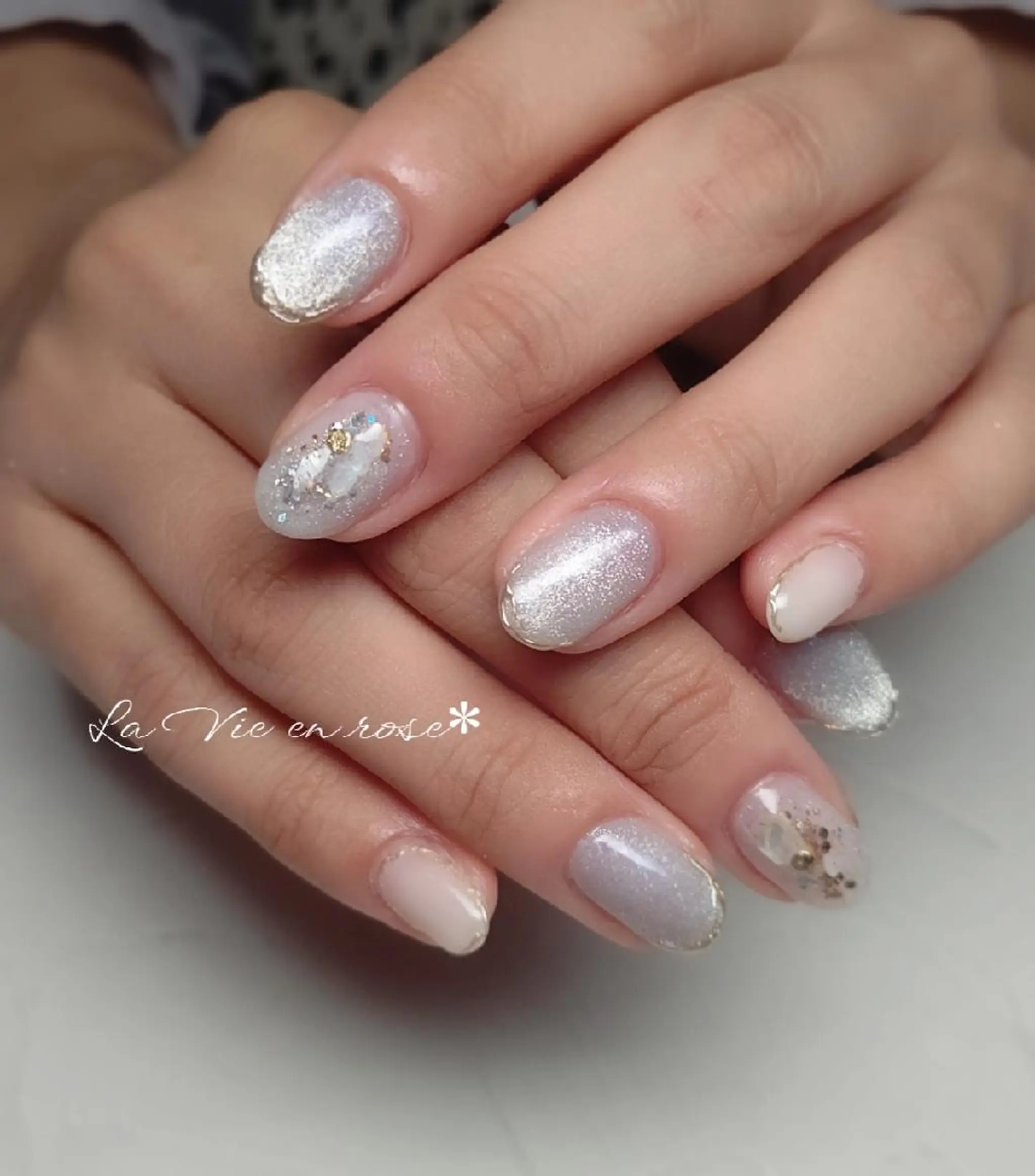 ネイル 持ち込み ニュアンスネイル ラヴィアン ローズのネイルデザイン