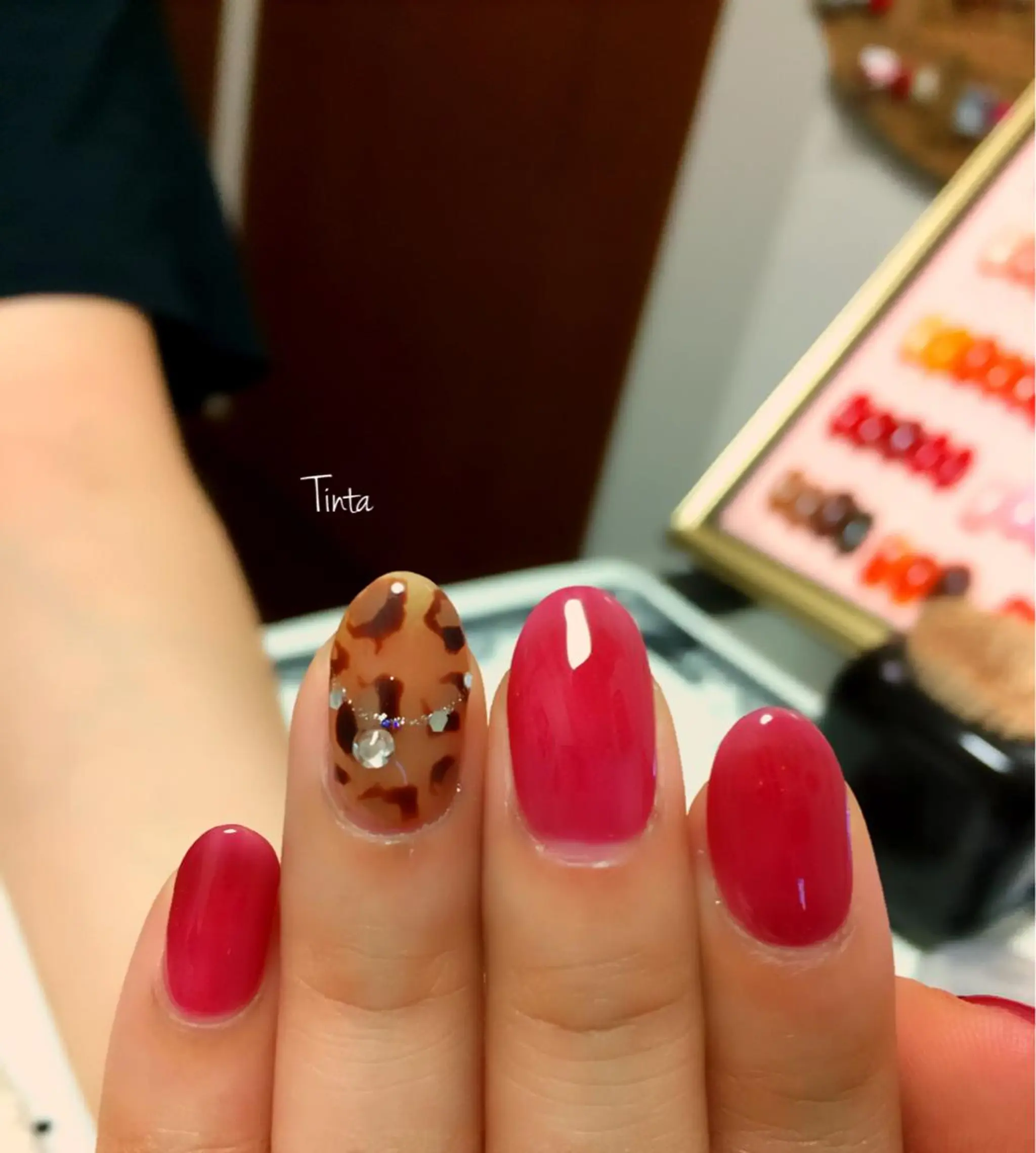 ネイル アニマル柄 赤色 馬場 典子のネイルデザイン