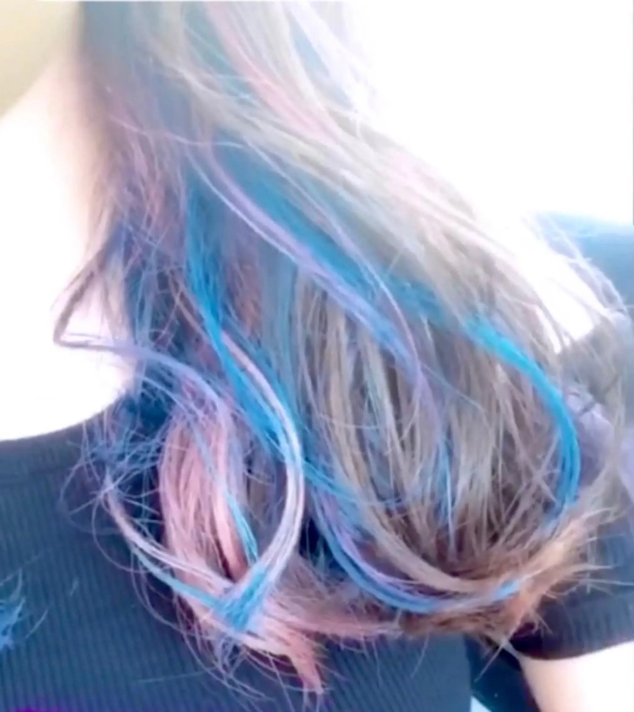 カラー ユニコーンカラー メンズ専門　井藤 雅也のヘアスタイル