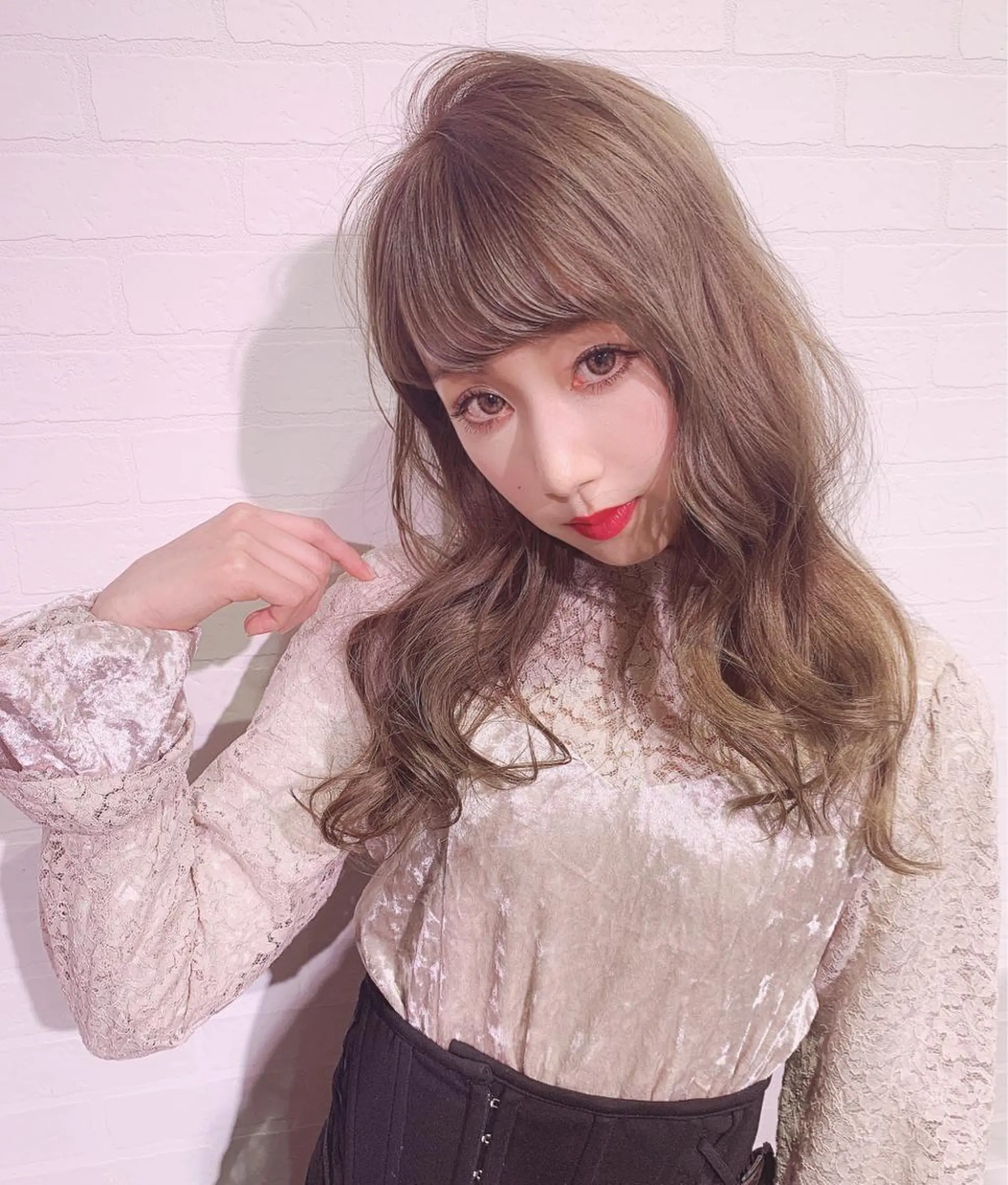 ロング カラー アッシュ ミルクティーアッシュ オレンジ ヘアカラー ハイトーン✨髪質改善 ✨スパ得意✨ミヤタのヘアスタイル