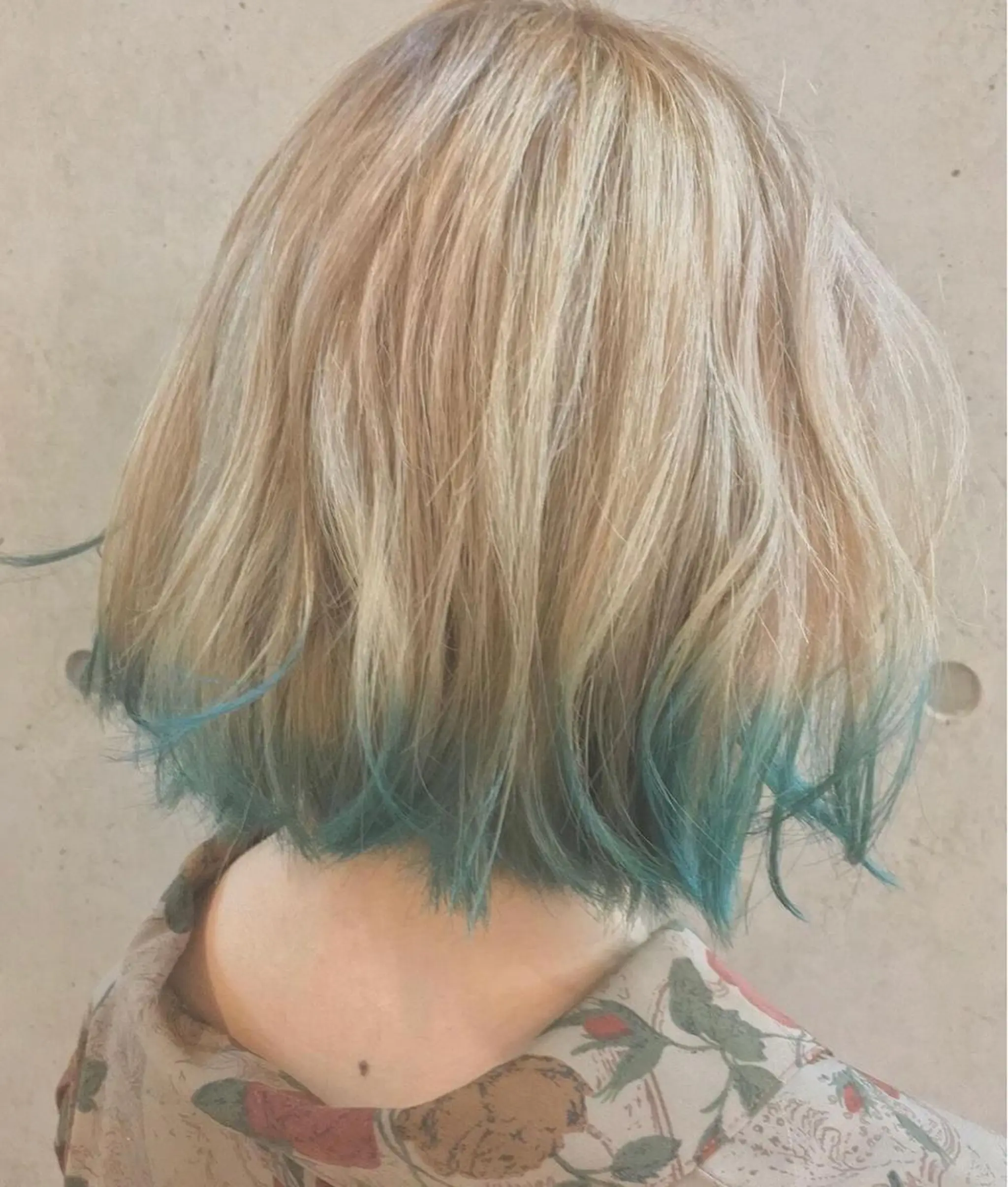 ショート カラー ブリーチ ダブルカラー ヘアカラー トリートメント 千 田のヘアスタイル