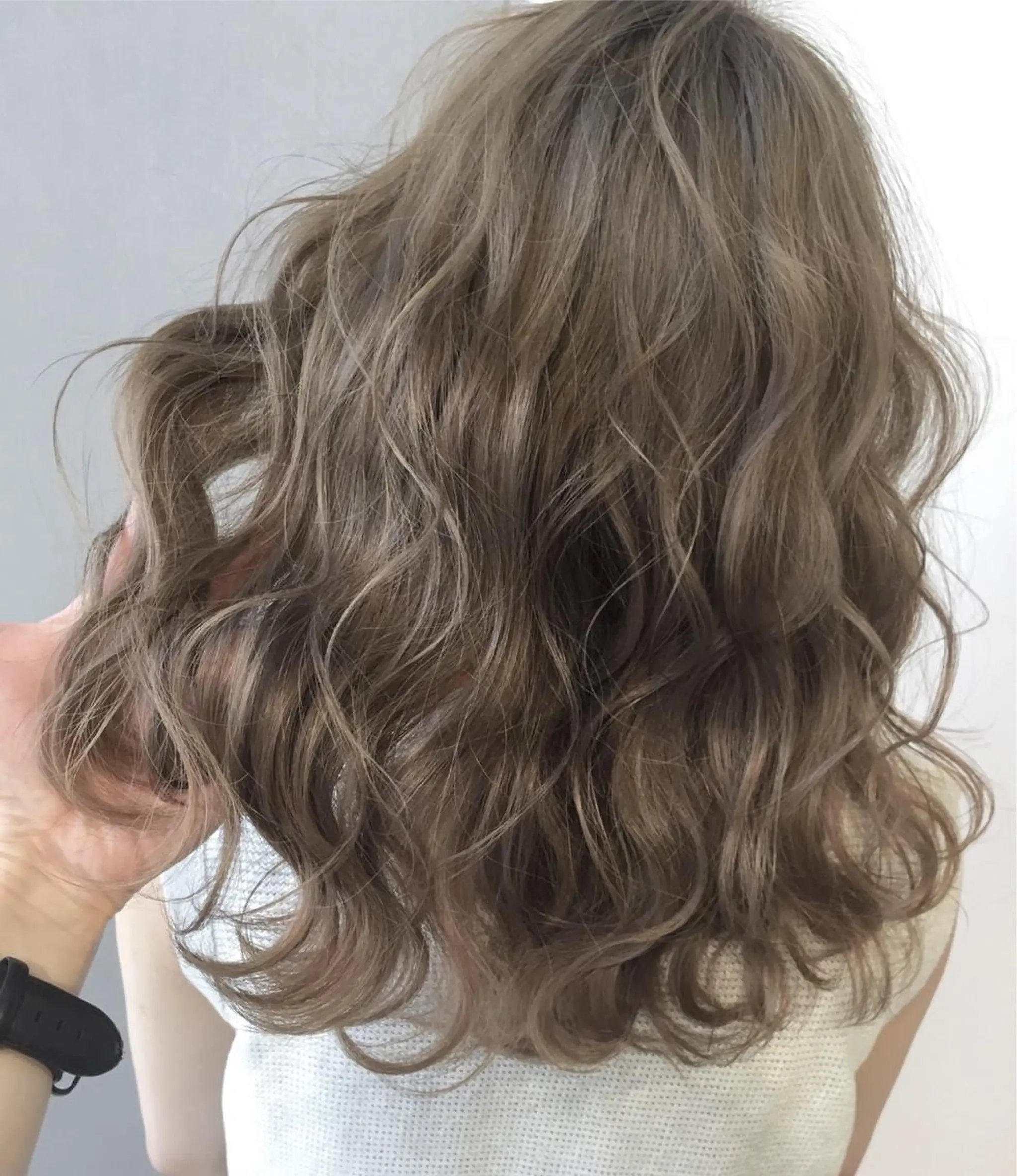 ミディアム カラー パーマ ヘアアレンジ 透明感カラー ハイライトカラー ハイライト 【公式】amble luxe池袋東口🩷のヘアスタイル