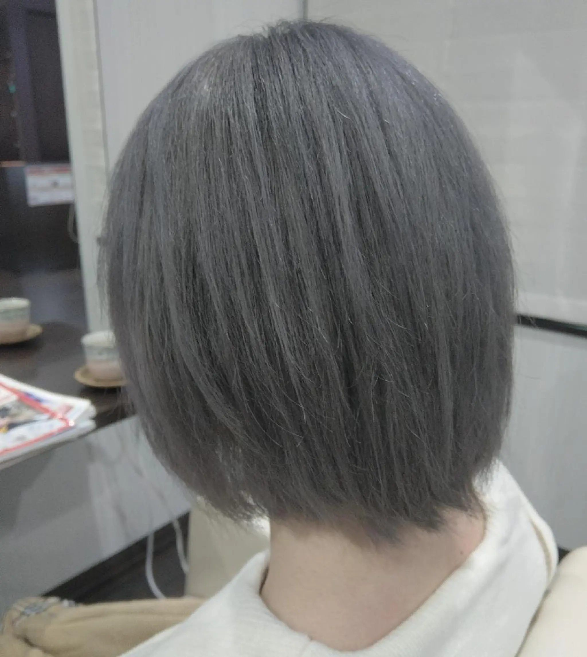 カラー ショート ブリーチ グレージュ Add9 柳田健登のヘアスタイル