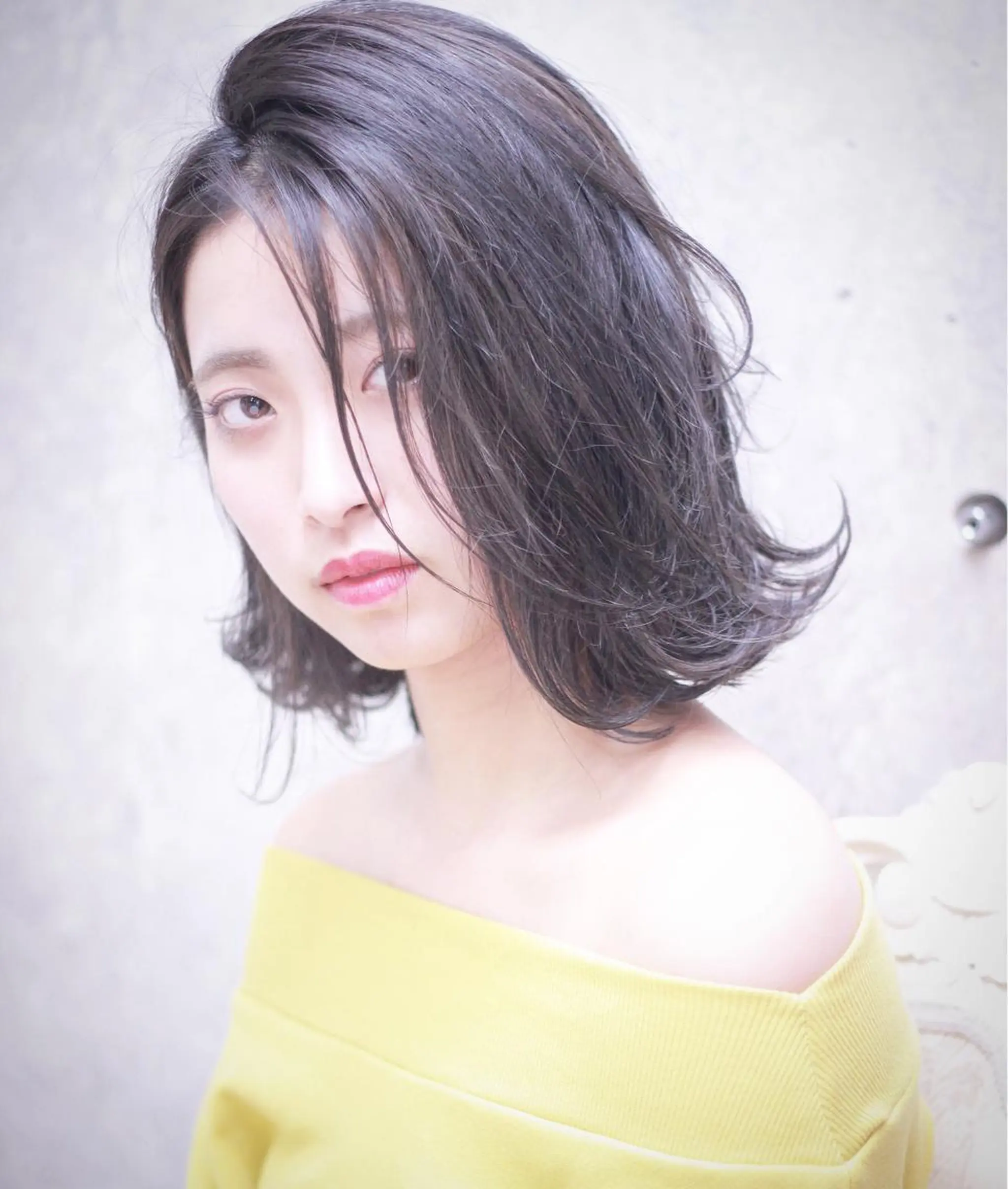 ミディアム カラー 及川 光のヘアスタイル