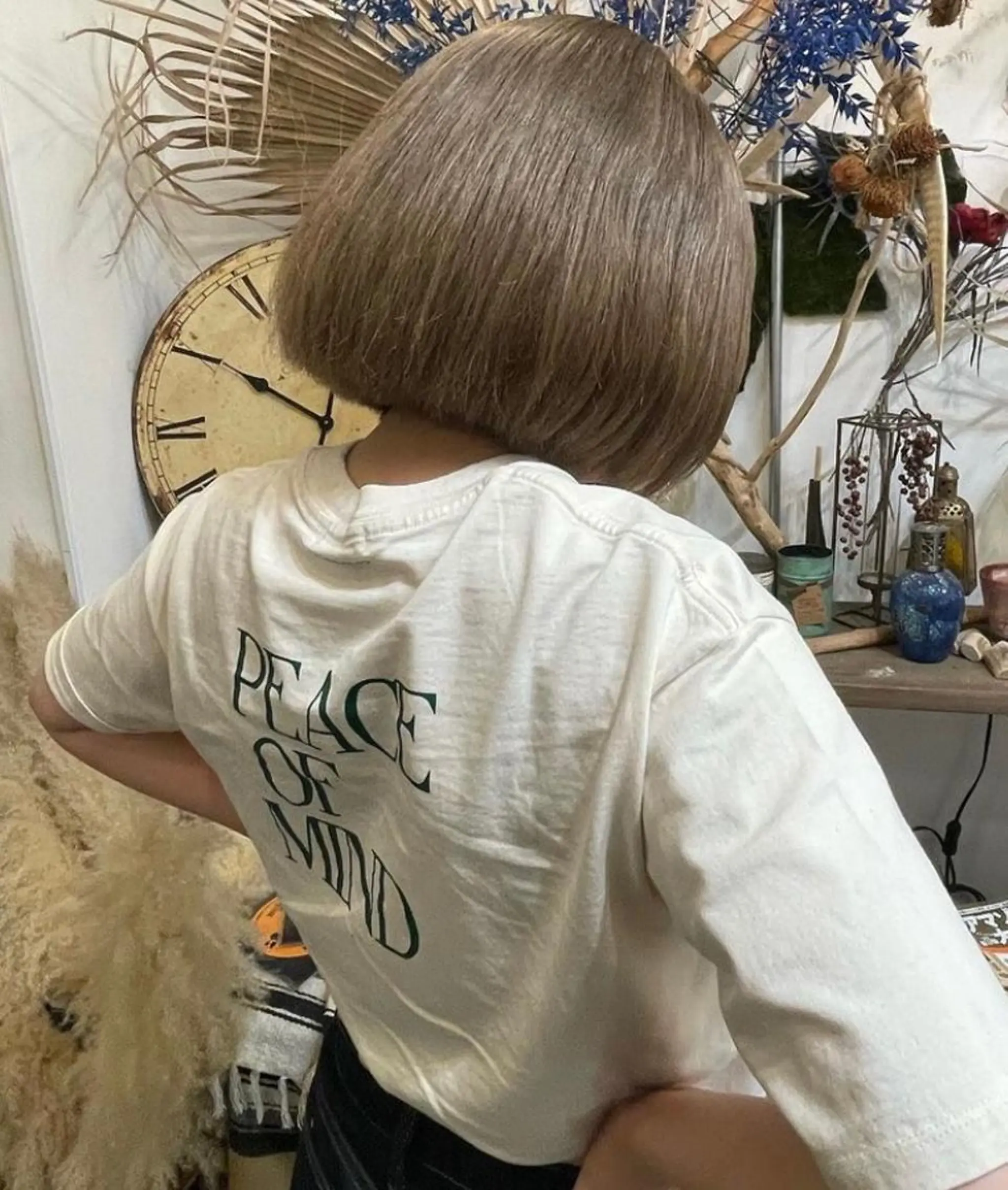 ショート カラー ベージュカラー ハイトーンカラー カット ヘアカラー トリートメント 狩野 羅夢のヘアスタイル