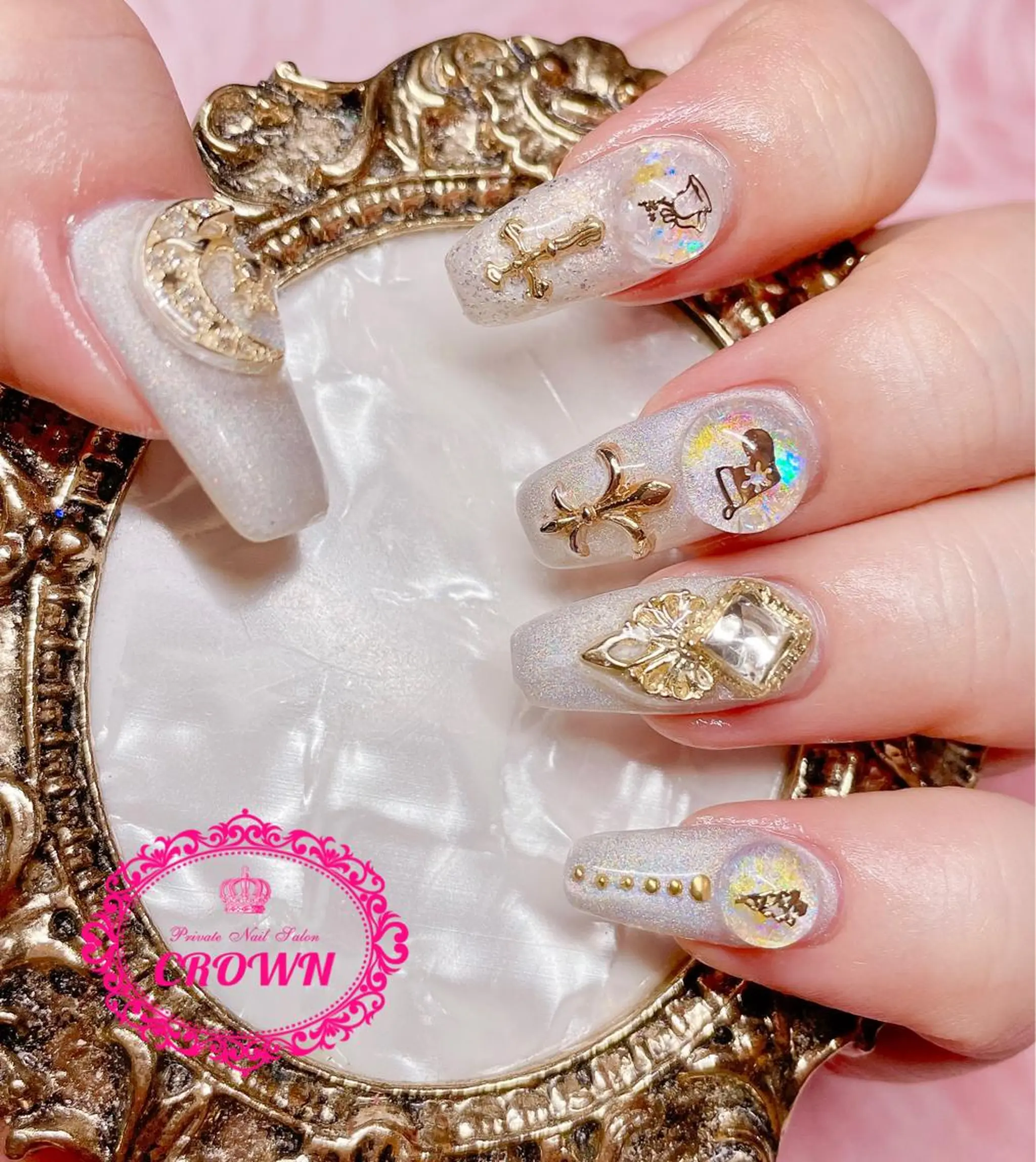 ネイル CROWN プライベートサロンのネイルデザイン