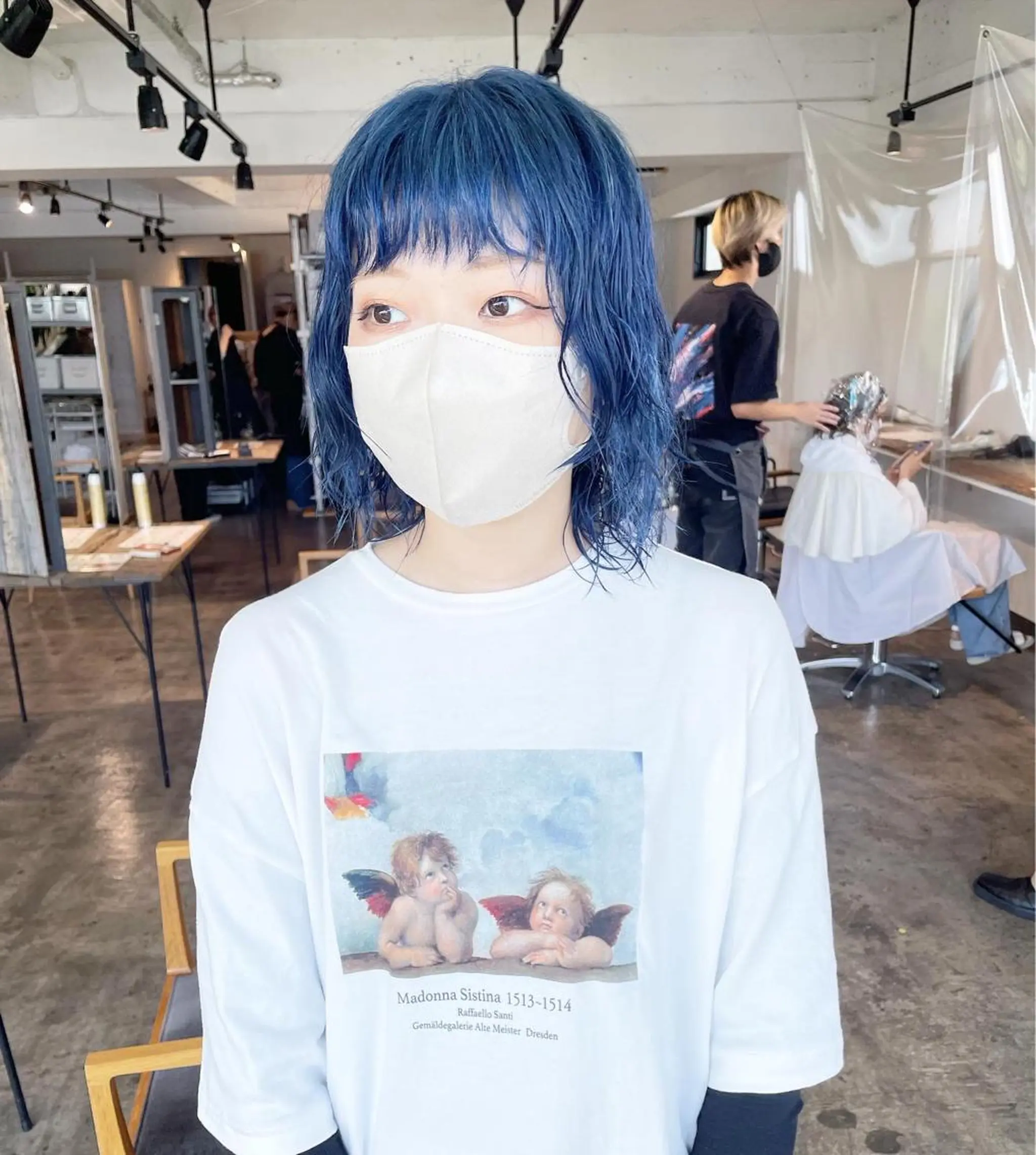 ミディアム カラー ブルーカラー ハイトーンカラー カット ヘアカラー トリートメント ハイトーン/レイヤー /ケアブリーチ石川治のヘアスタイル