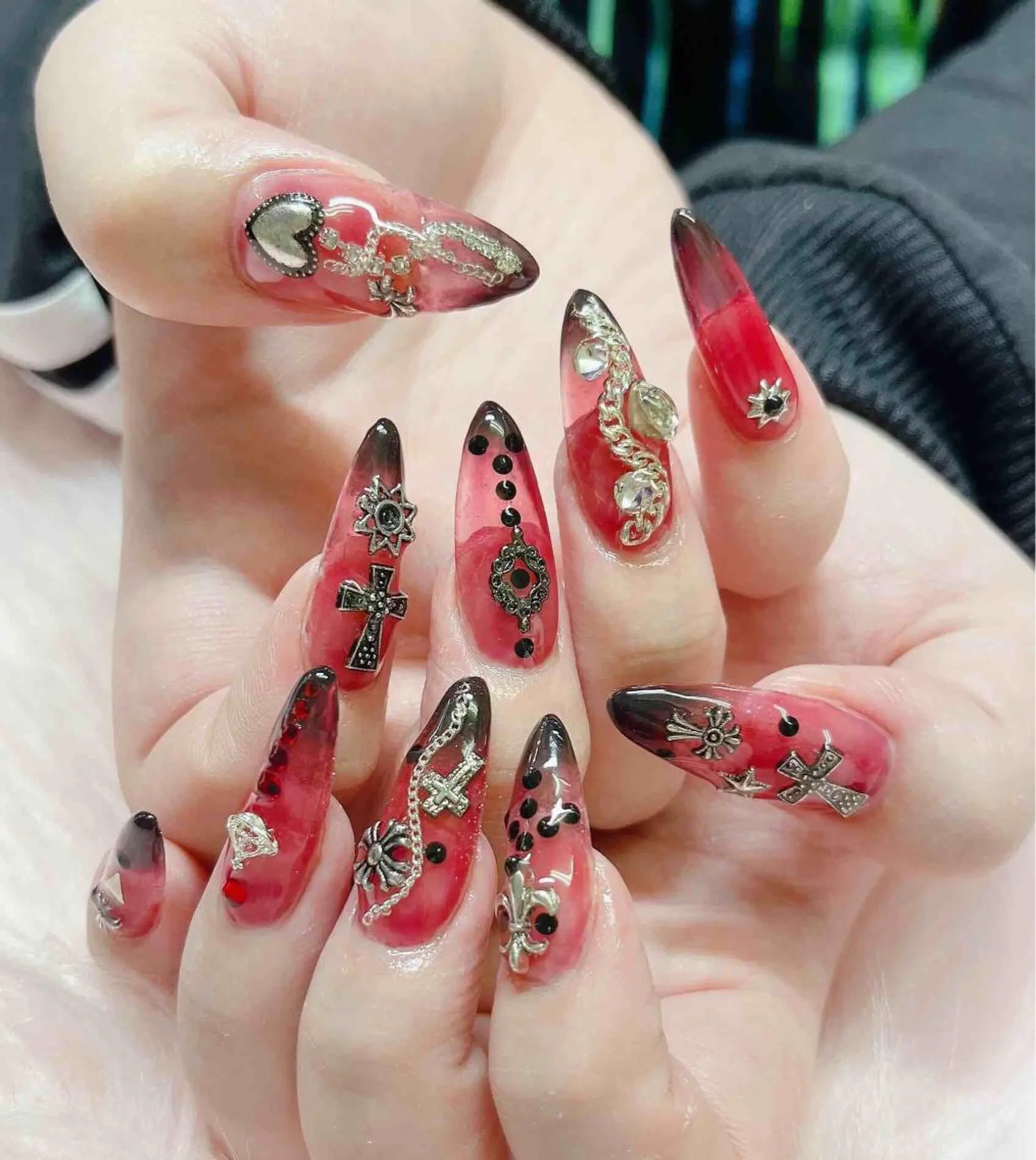 ネイル ハンドネイル MoonNail ユリ🌸のネイルデザイン