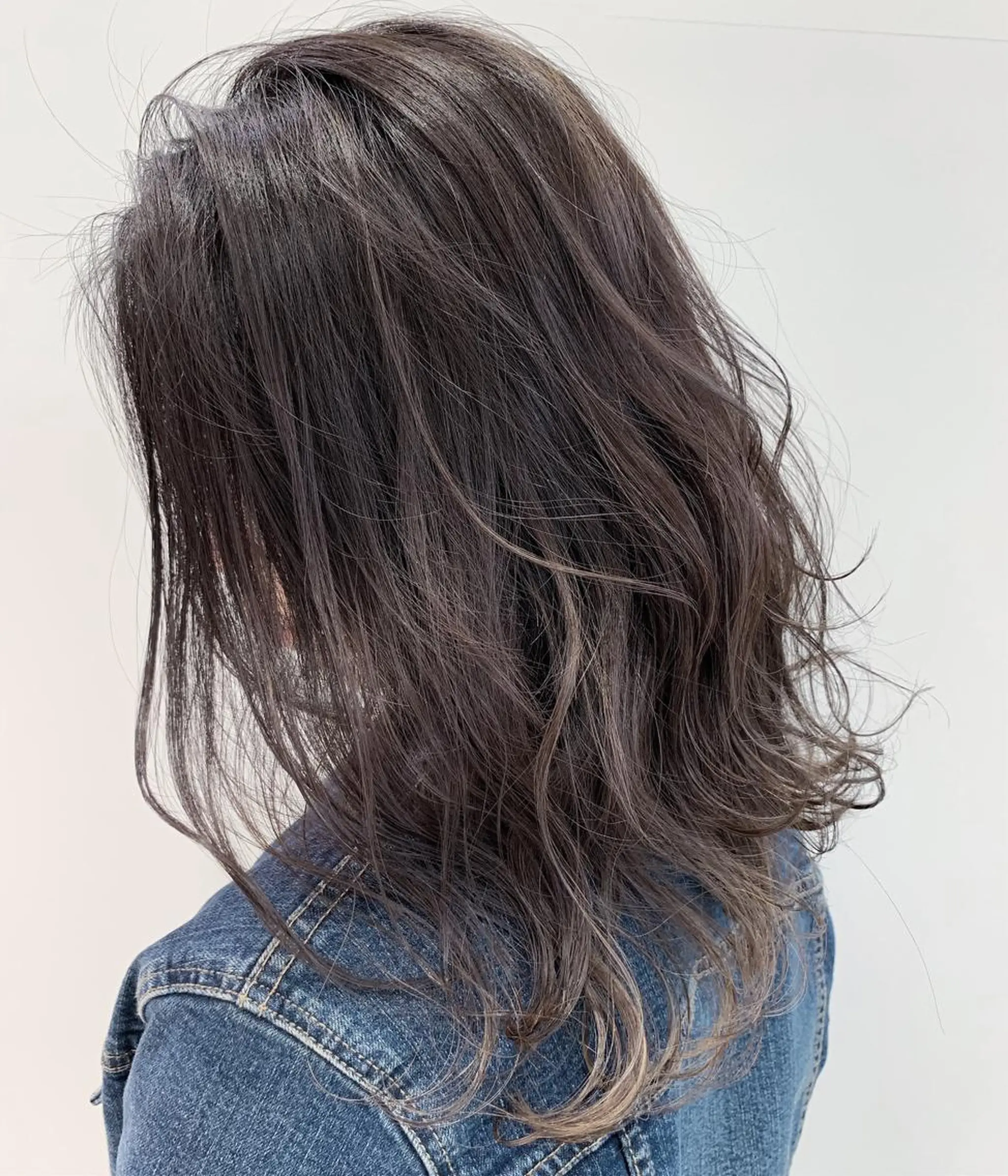 ミディアム カラー バレイヤージュ ハイライトカラー ハイライト レイヤーカット カット ヘアカラー ブリーチ/バレイヤ ージュ川端裕司のヘアスタイル